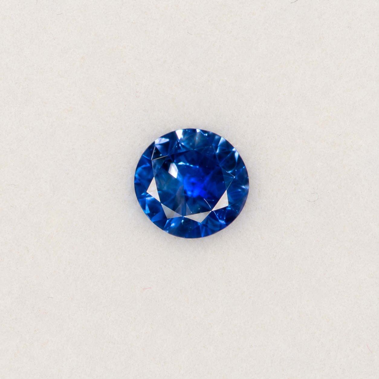 0.11 carat natural blue sapphire, round 3mm loose gemstone