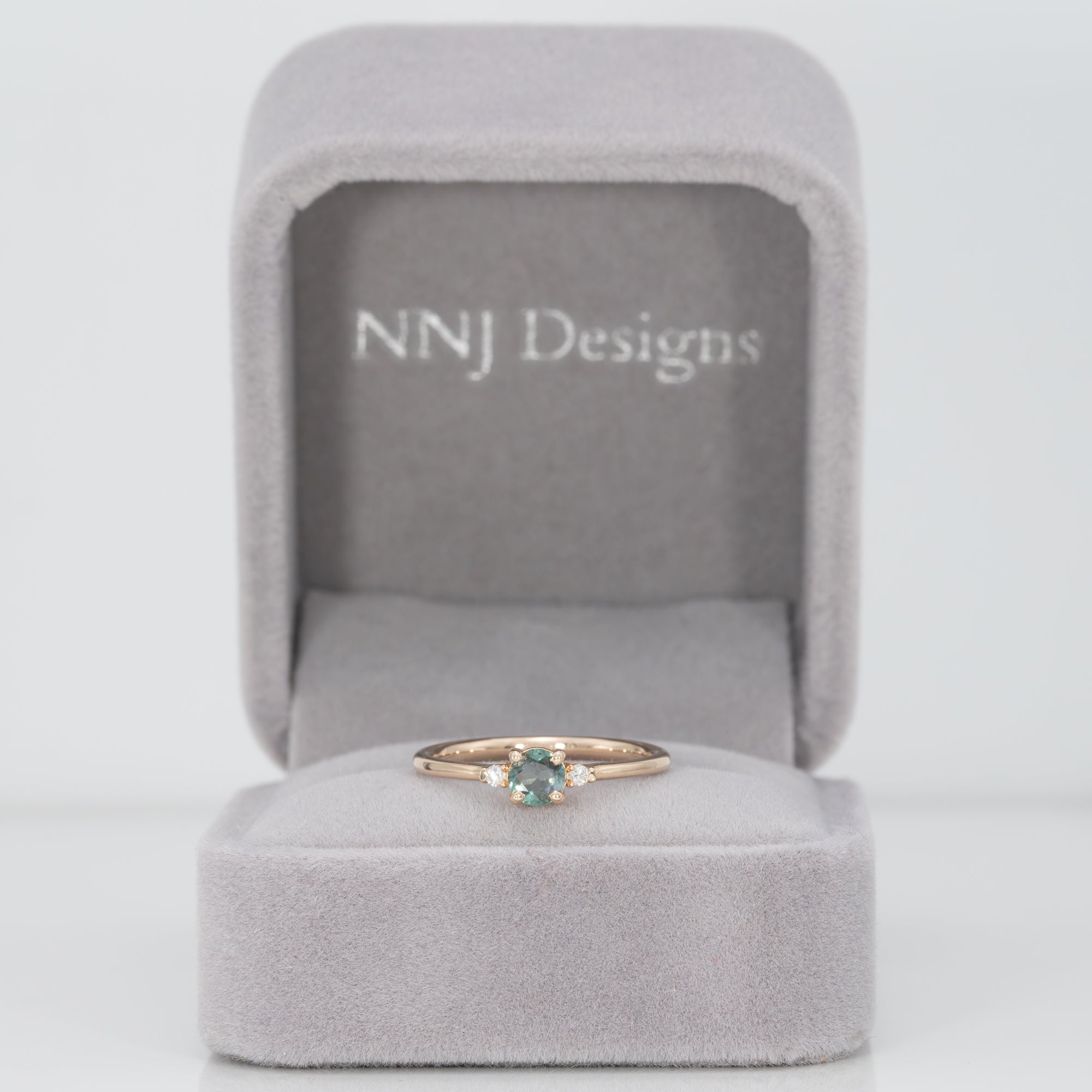 14K yellow gold alexandrite ring