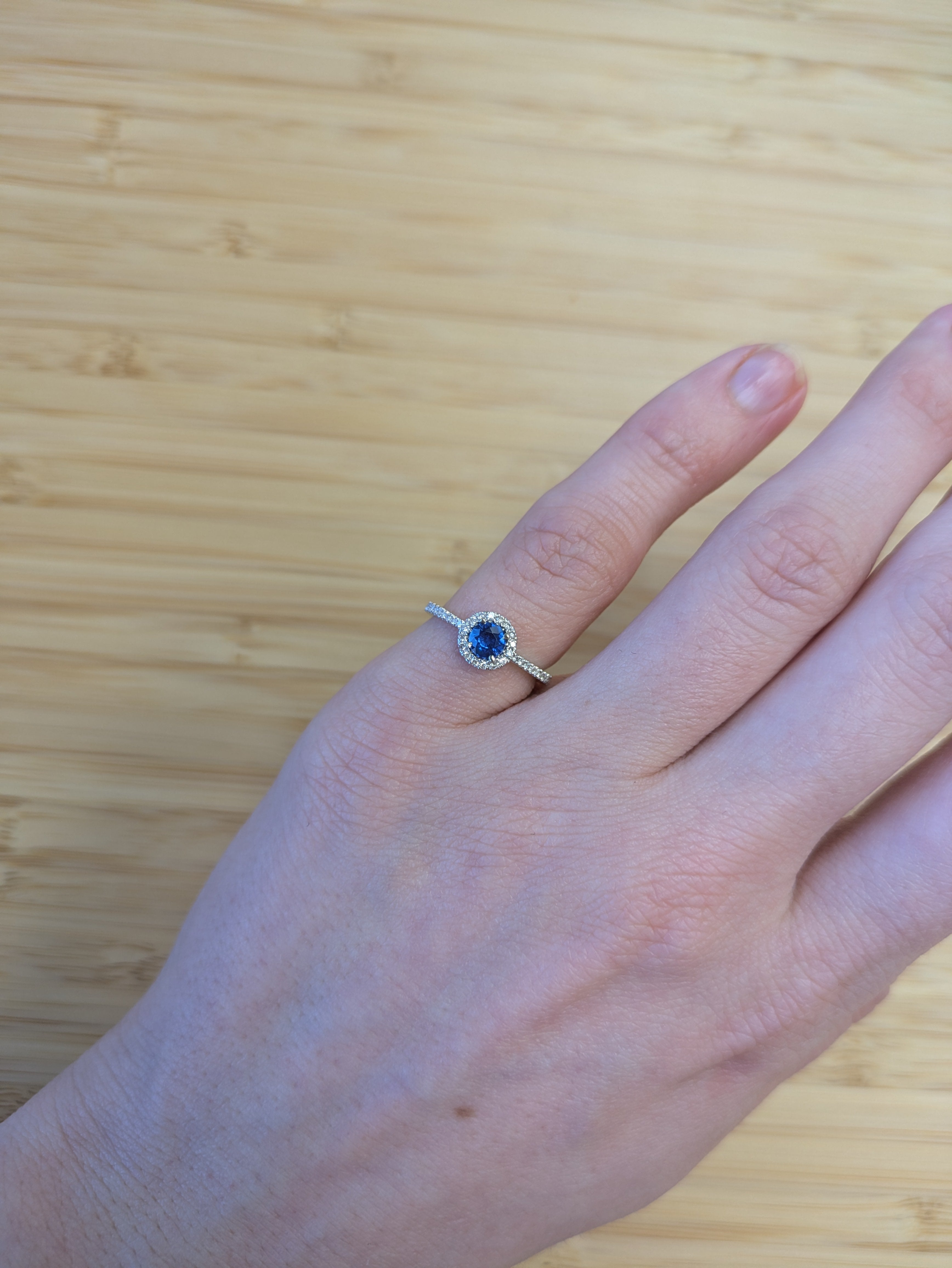 Lynn 14K White Gold 0.42cts AAA Ceylon Sapphire Diamond Ring | Round 4.5mm