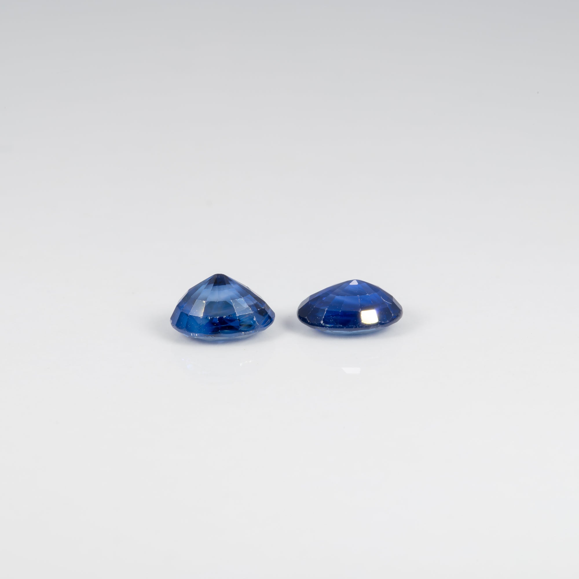 1.06 carat natural blue sapphire oval 6.5x5.1mm loose gemstone – view 4