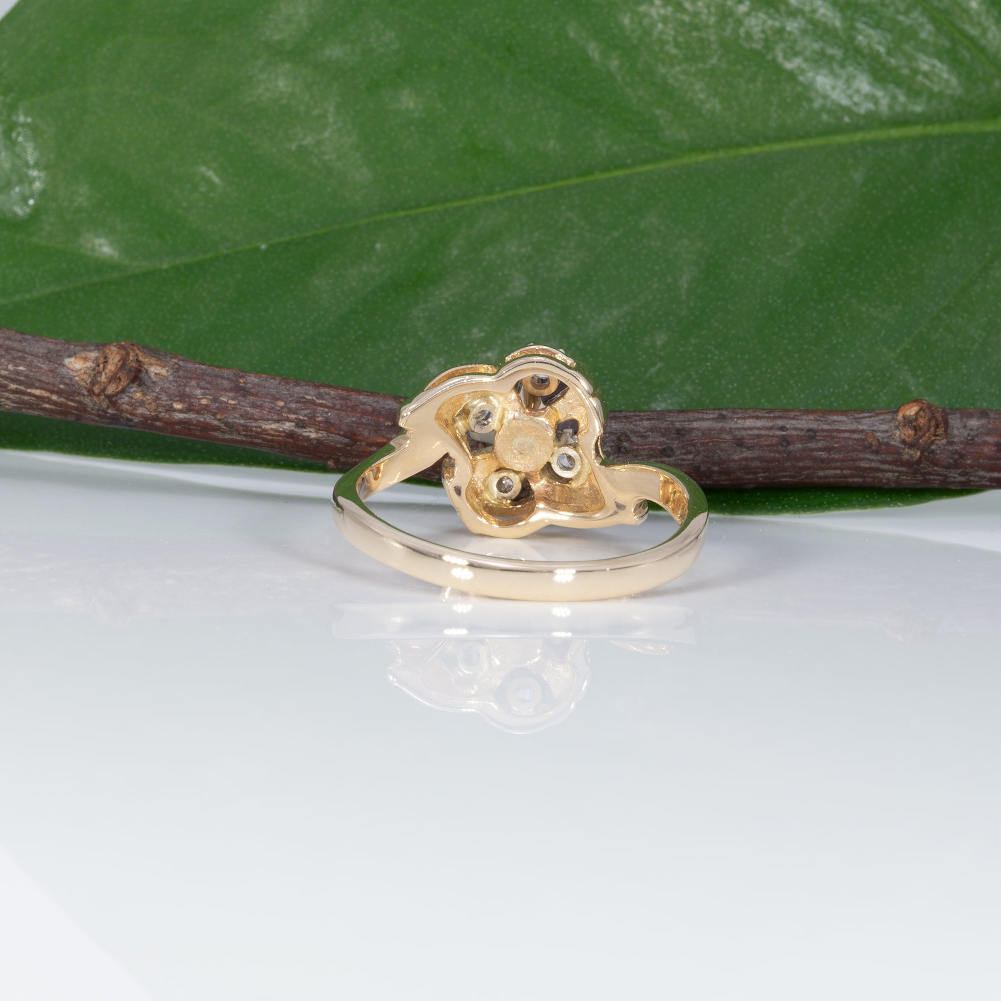 14K yellow gold purple garnet estate ring