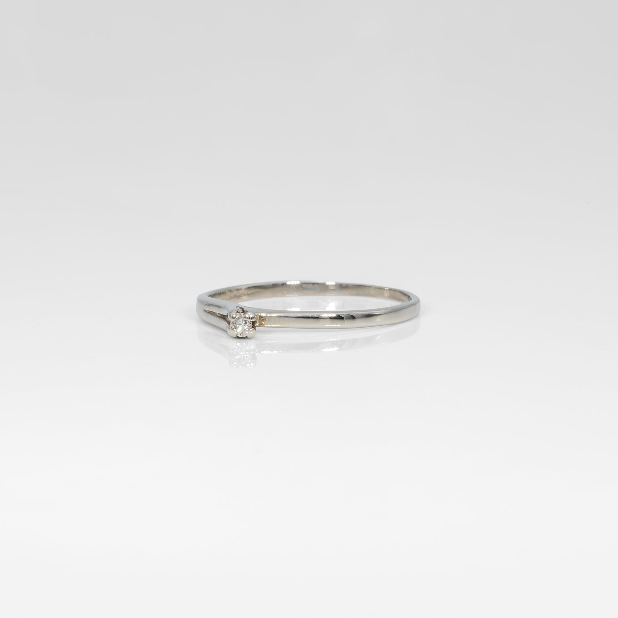 10K white gold single diamond estate ring