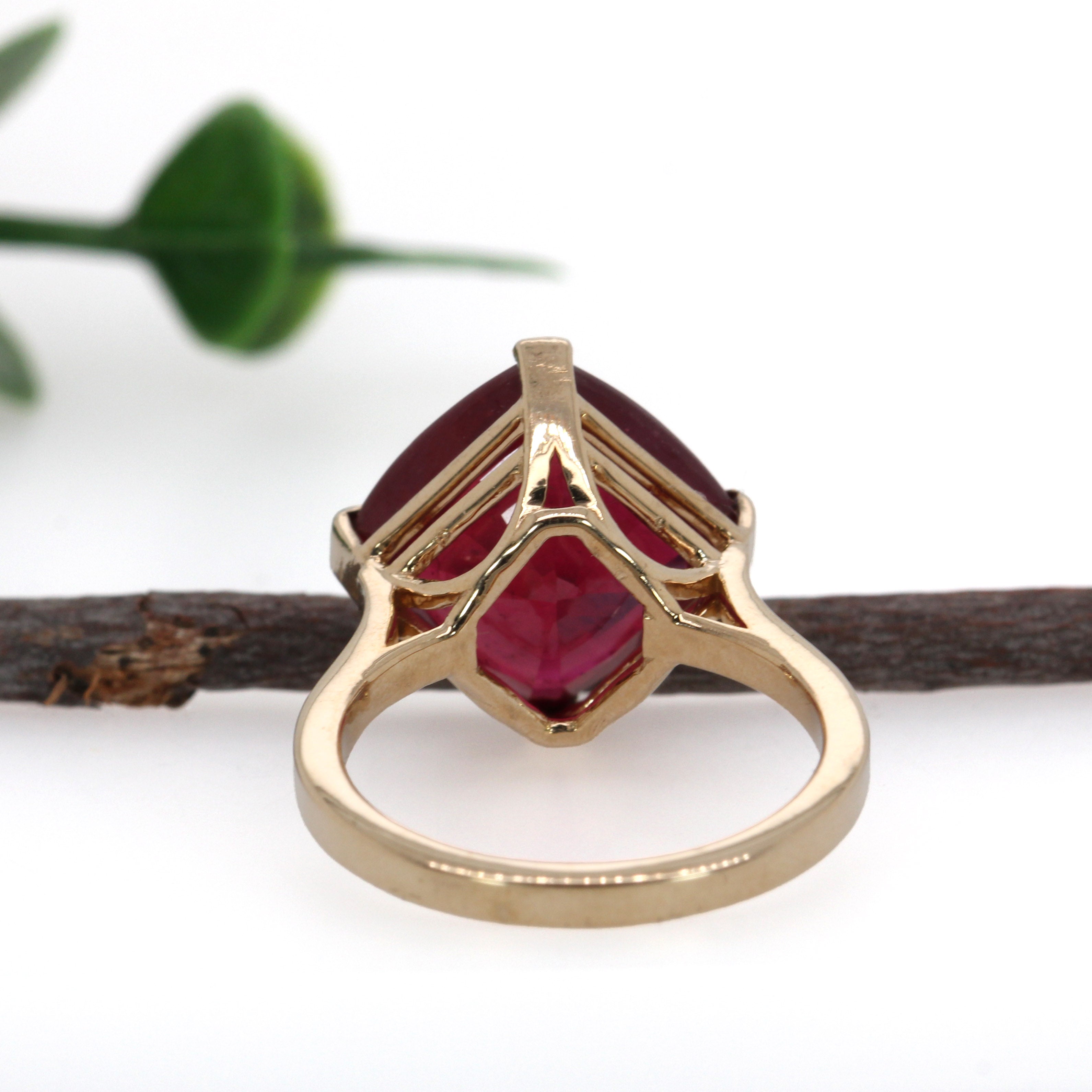 Yana 14K Yellow Gold 10.60cts Madagascar Ruby Ring | Princess 12mm