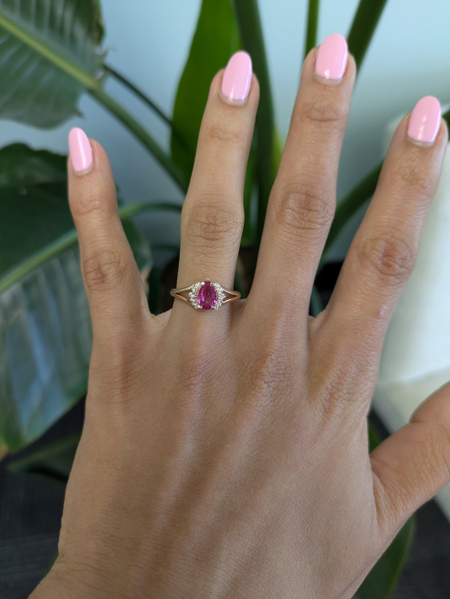 14K yellow gold pink sapphire ring