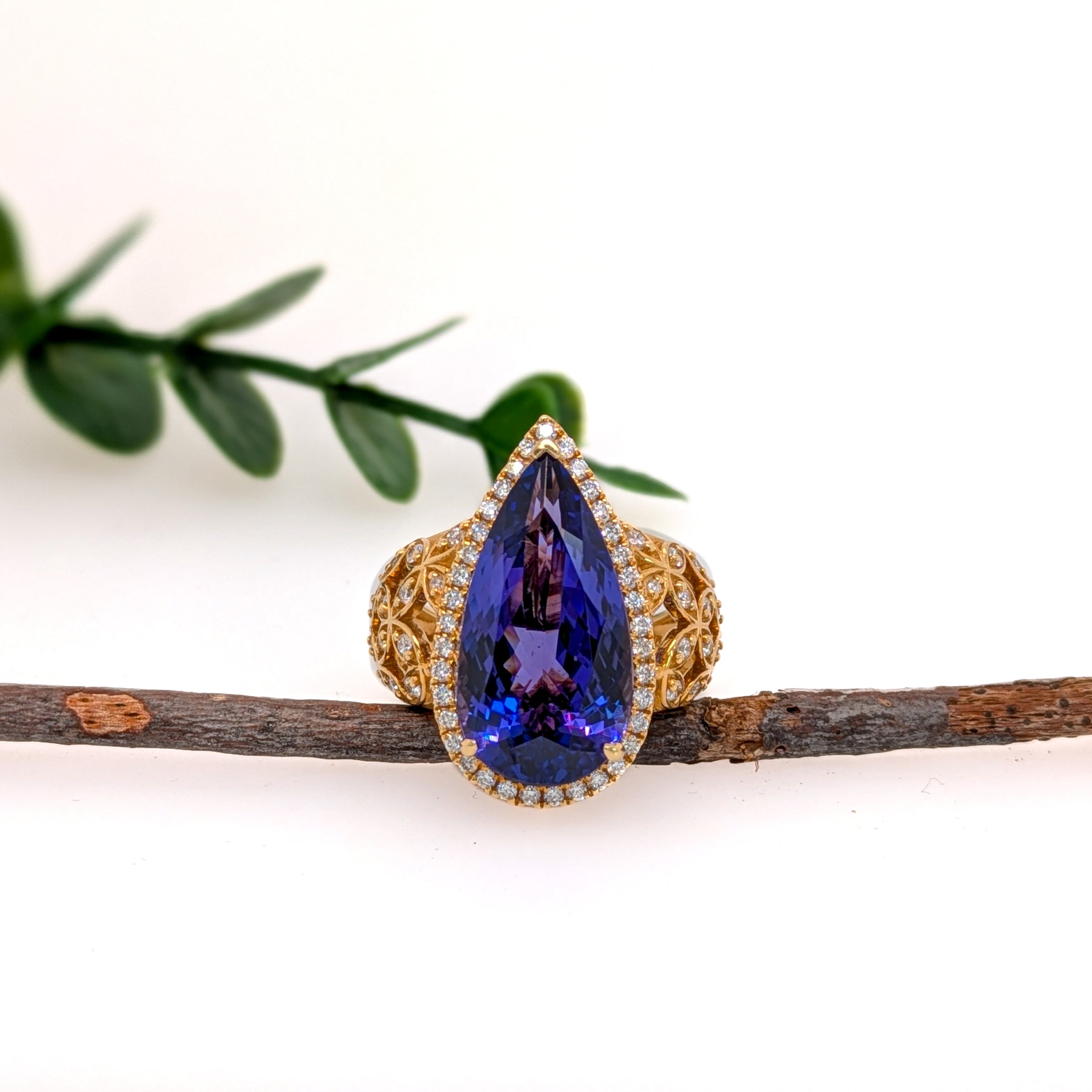 Previously Loved 18K Yellow Gold 9.7cts Tanzanite Diamond Ring | Pear Shape 20x11mm