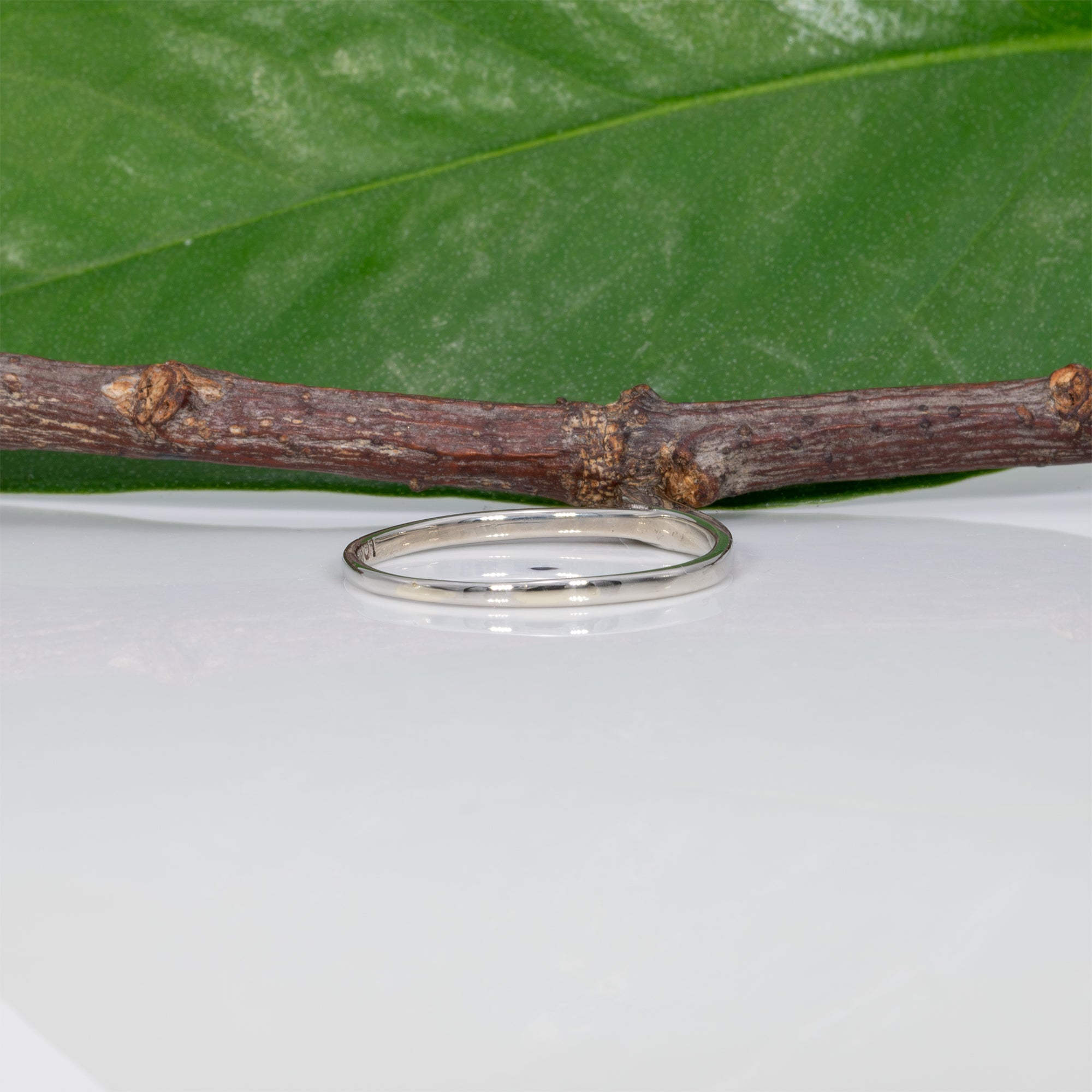 10K white gold single diamond estate ring