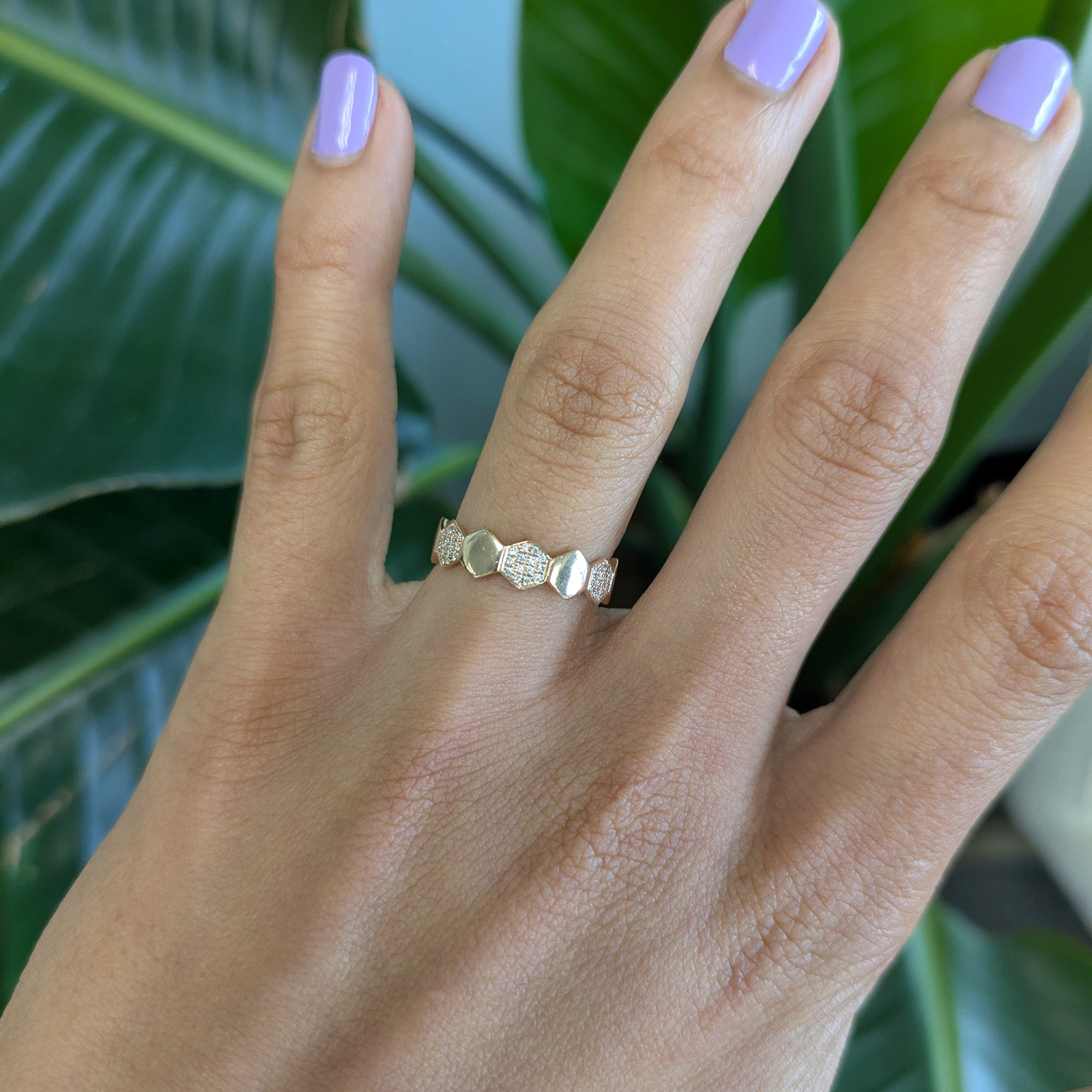14K yellow gold diamond band