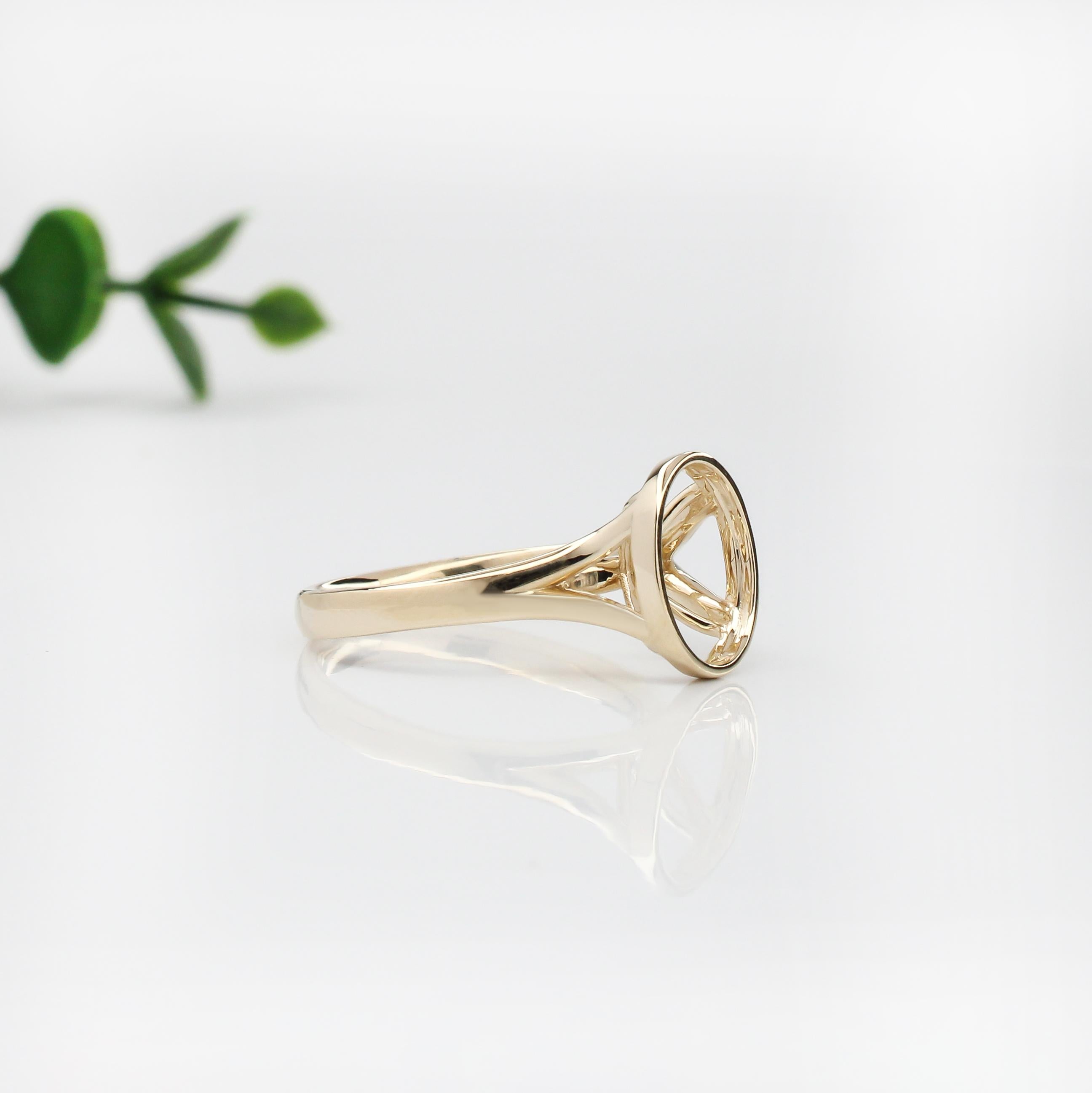 Solitaire Bezel Split Shank Ring Mount in 14K Solid Gold | Oval