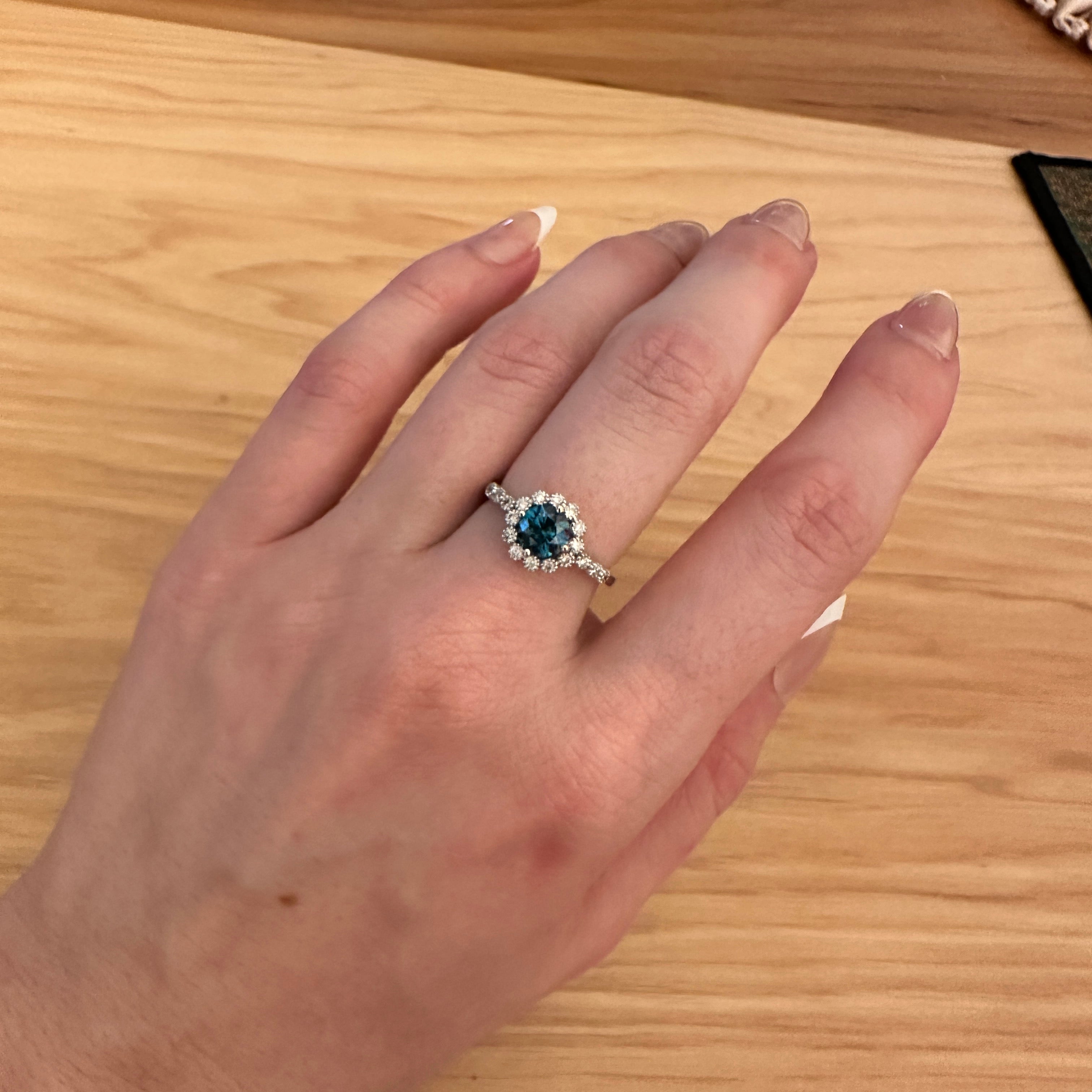 vintage style blue diamond 14k white gold ring | round 6mm