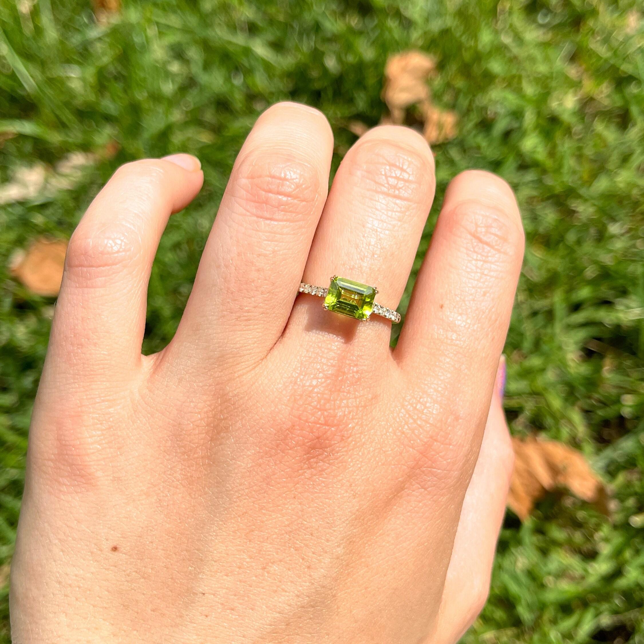 1.6ct Peridot Ring w Earth Mined Diamonds in Solid 14k Yellow Gold EM 8x6mm