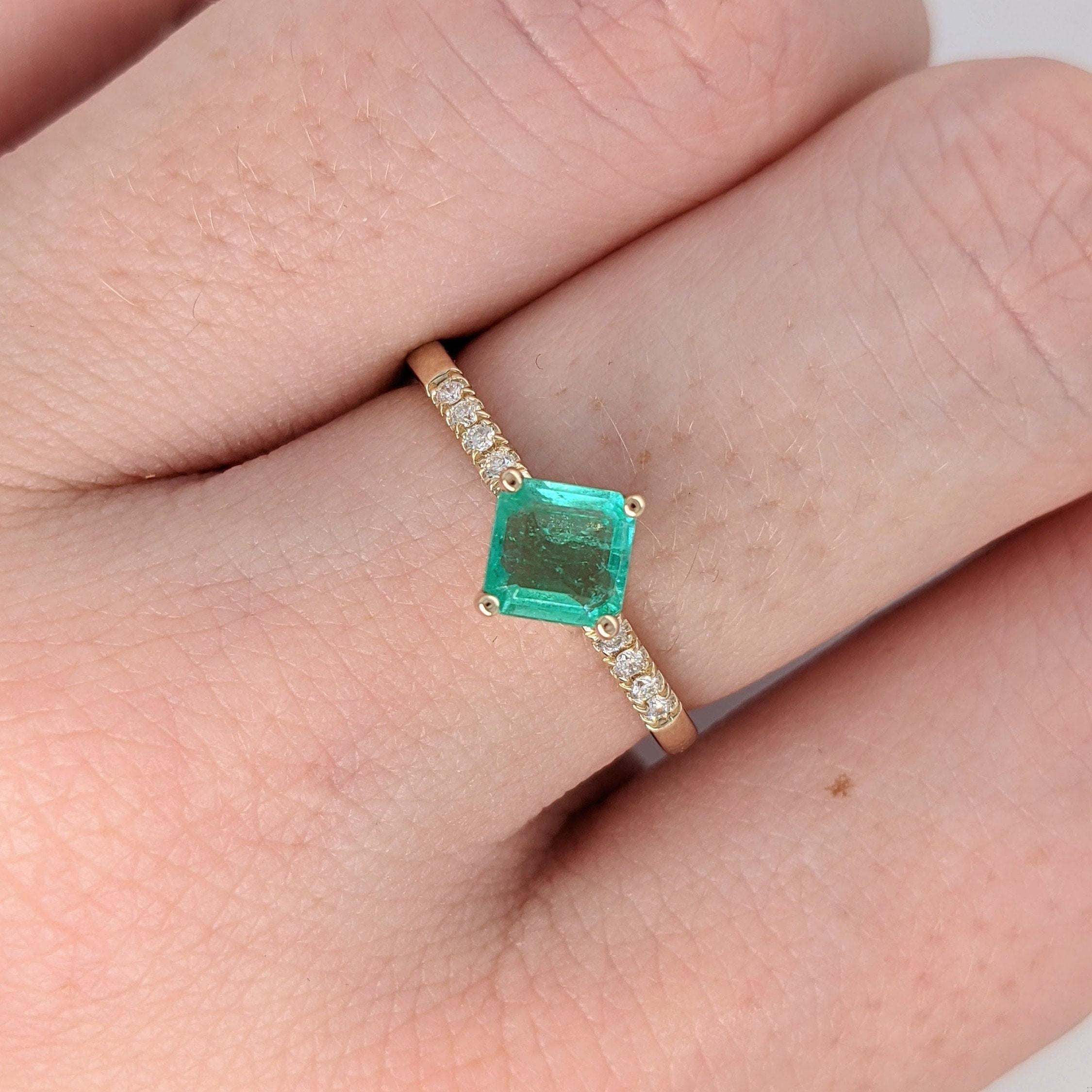Glowing Green Emerald Ring w Earth Mined Diamonds in Solid 14K Gold Round 5mm