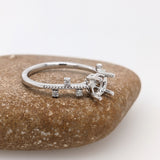 Round Cut Semi-Mount Engagement Ring with Diamond Accents – 5.5mm