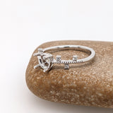 Round Cut Semi-Mount Engagement Ring with Diamond Accents – 5.5mm