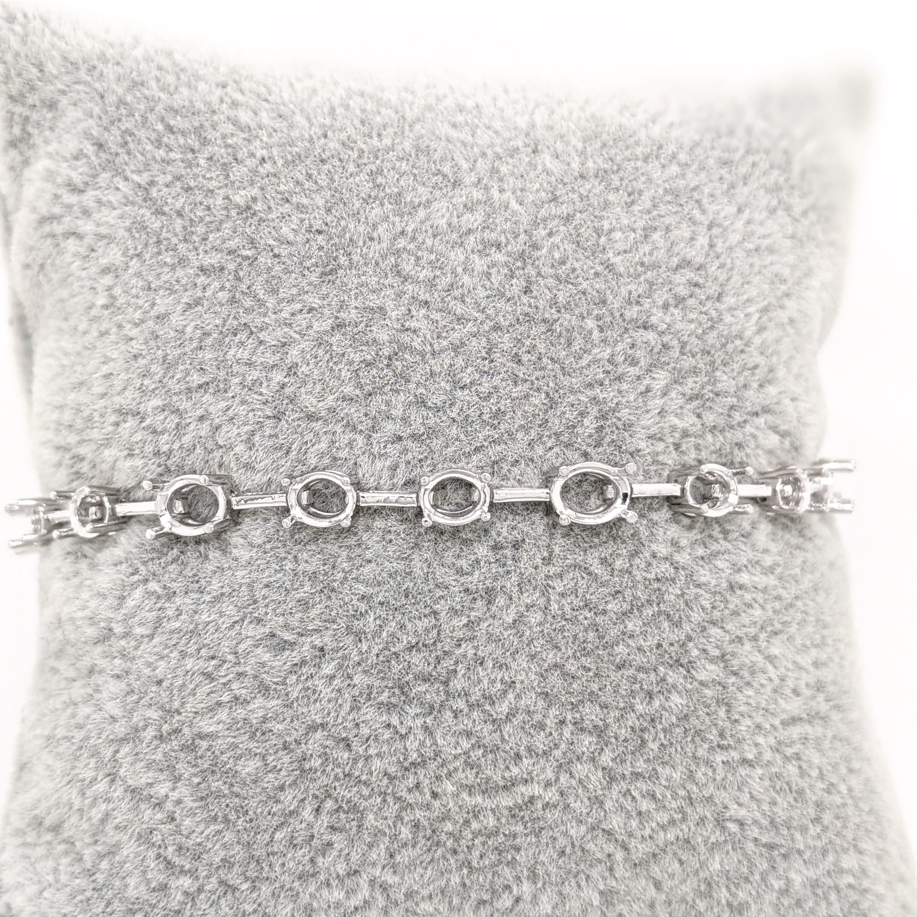 Beautiful Oval Bracelet Mount in Solid 18K Gold | Customizable