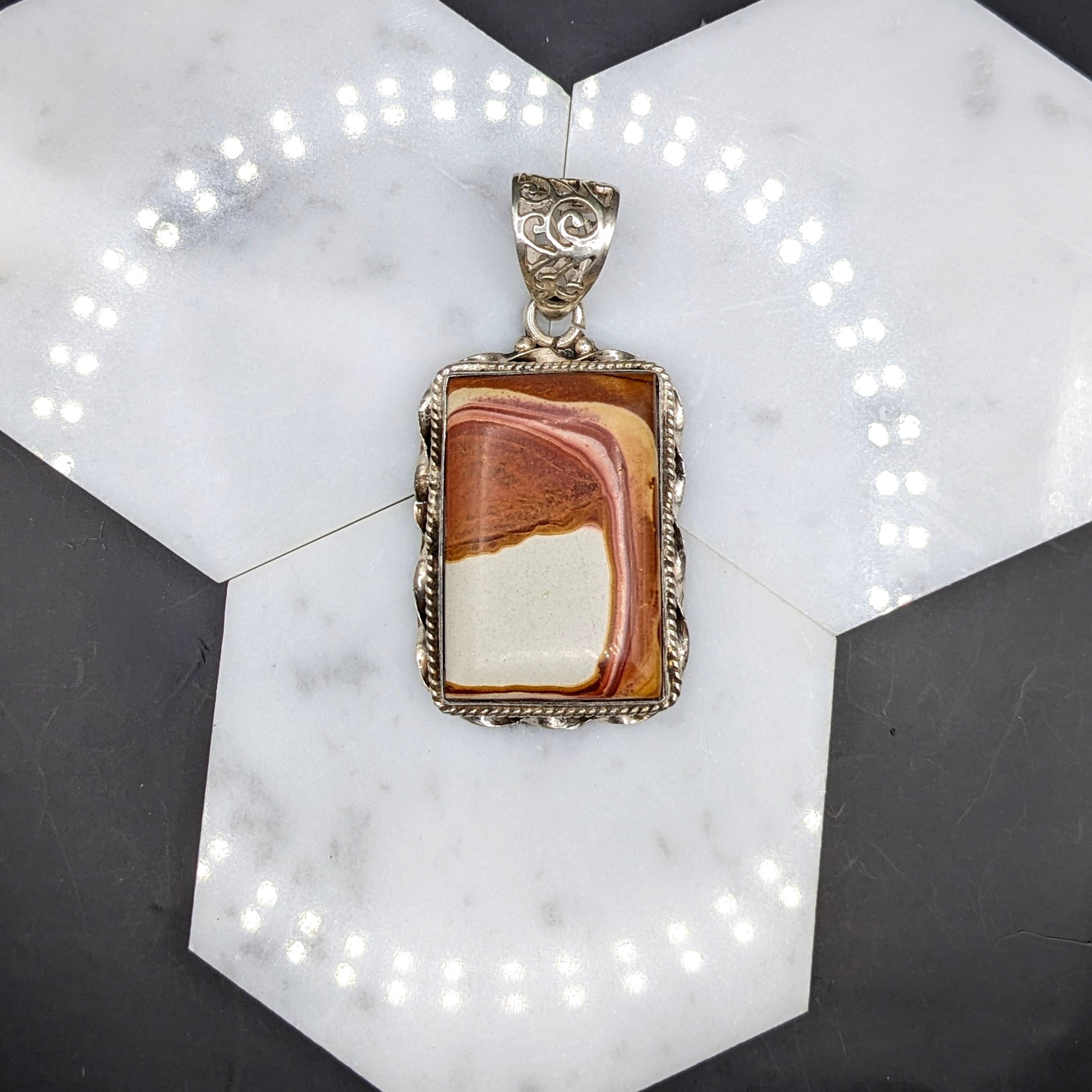 Natural Marble Pendant in Solid Vermeil | Bezel Setting | Cabochon Cut