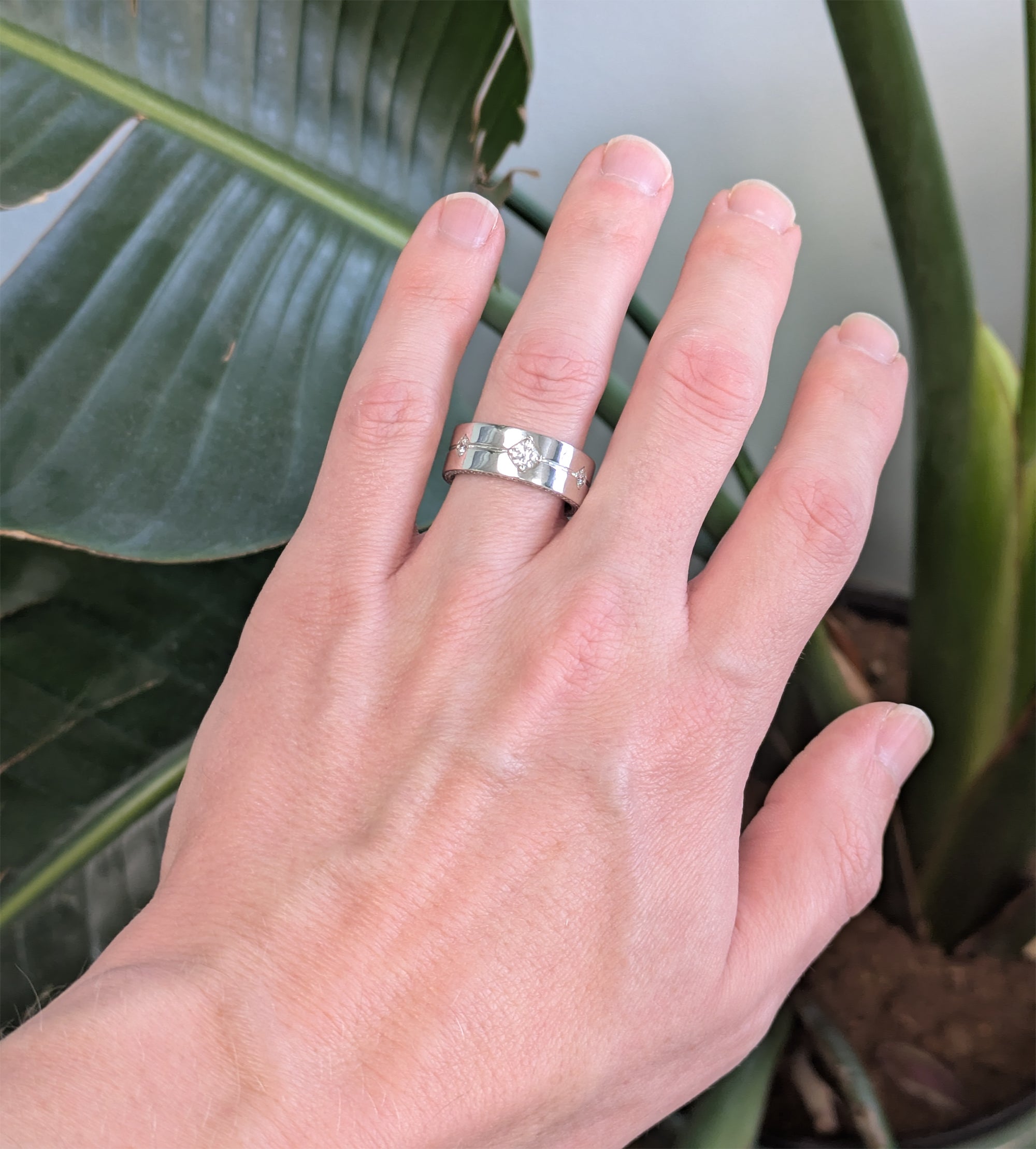 14K white gold men's lab grown diamond wedding band