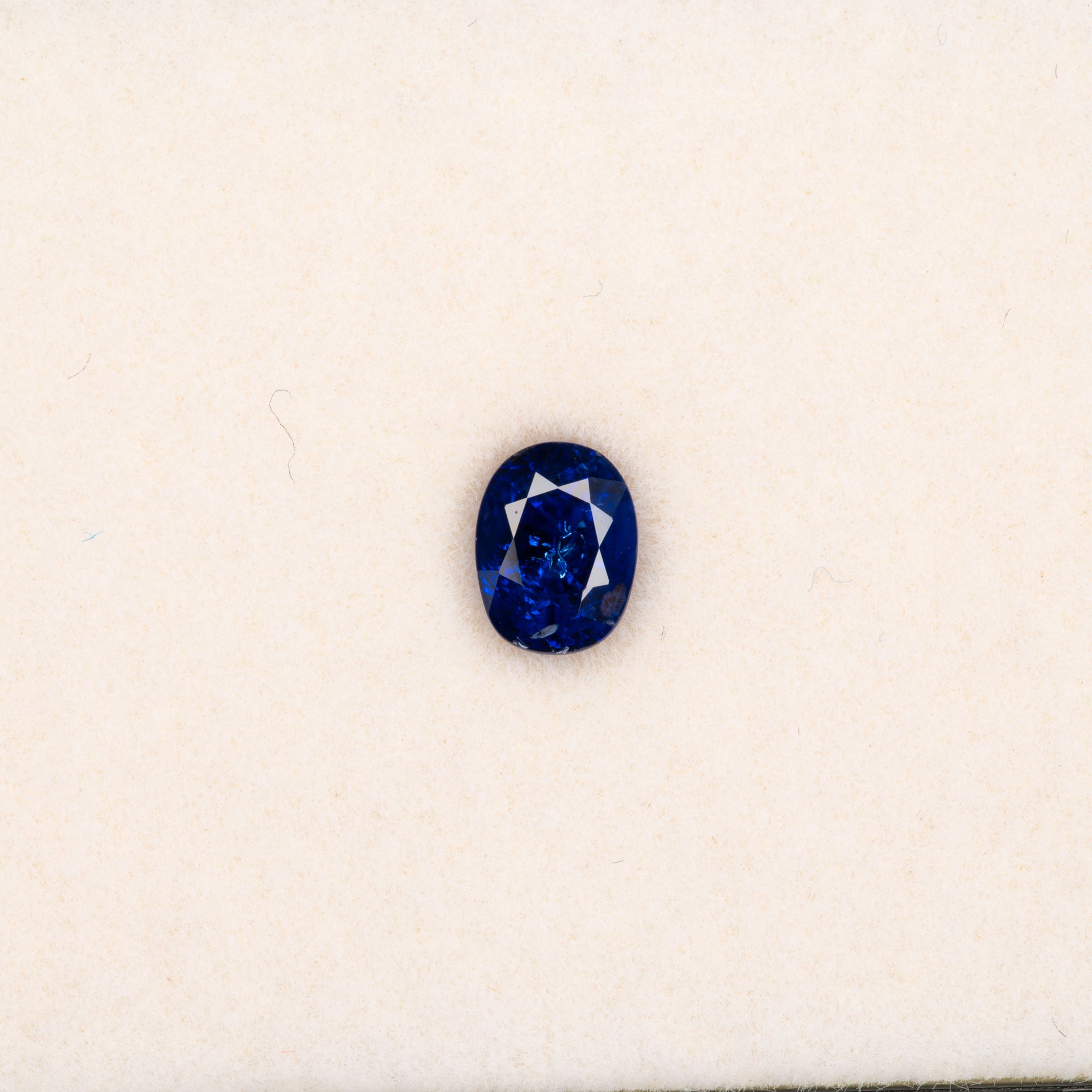 0.95 carat natural blue sapphire, oval 6.3x4.8mm loose gemstone
