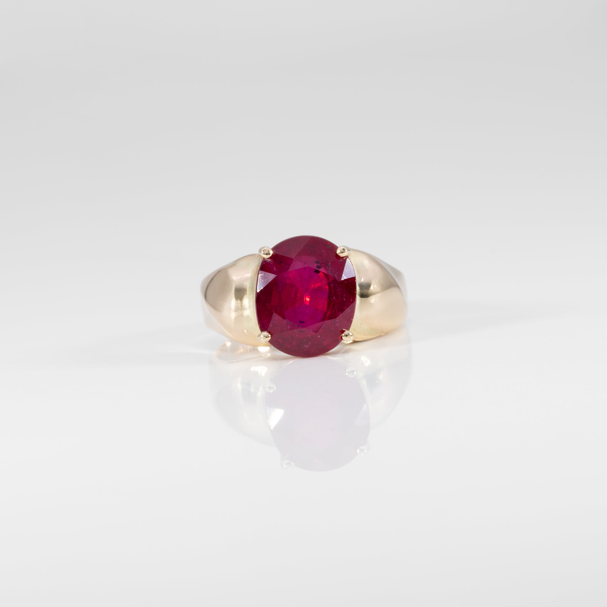 14K yellow gold Madagascar ruby estate ring