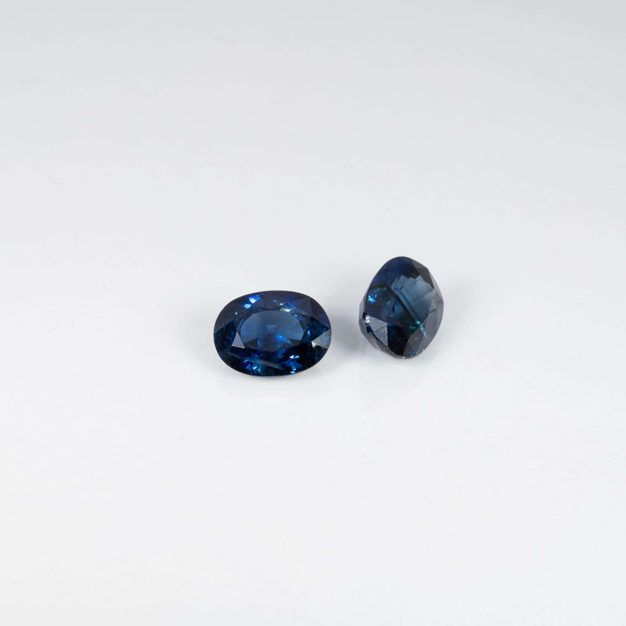 1.3 carat natural blue sapphire oval 8x6mm loose gemstone – view 2