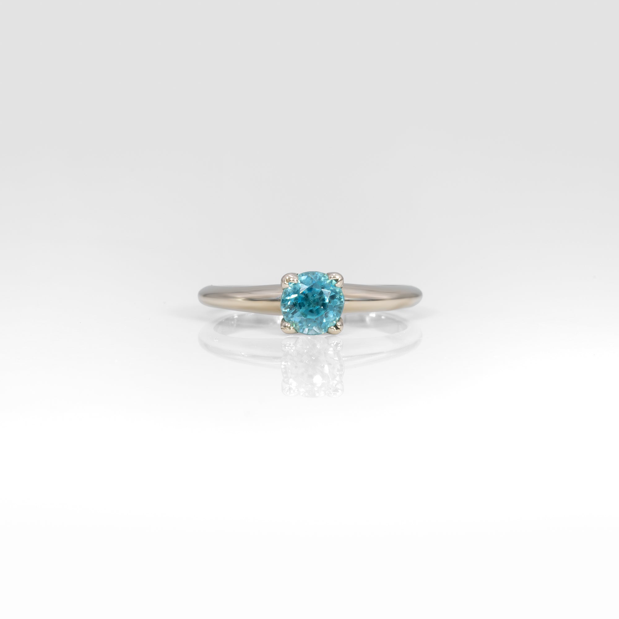 10K white gold blue zircon estate ring