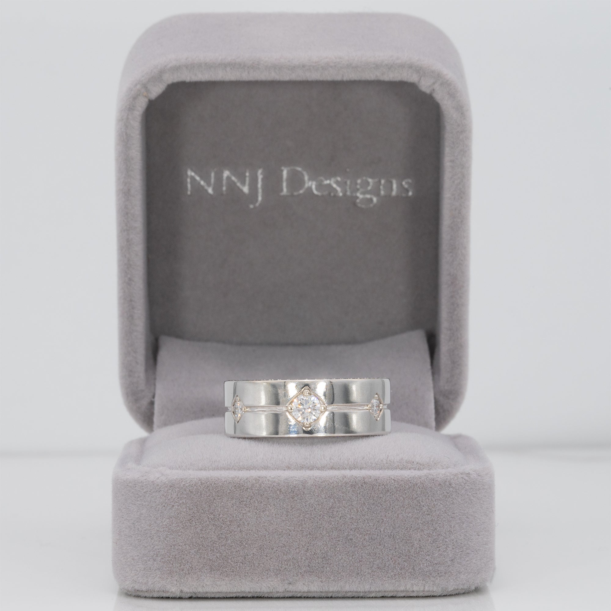 14K white gold men's lab grown diamond wedding band