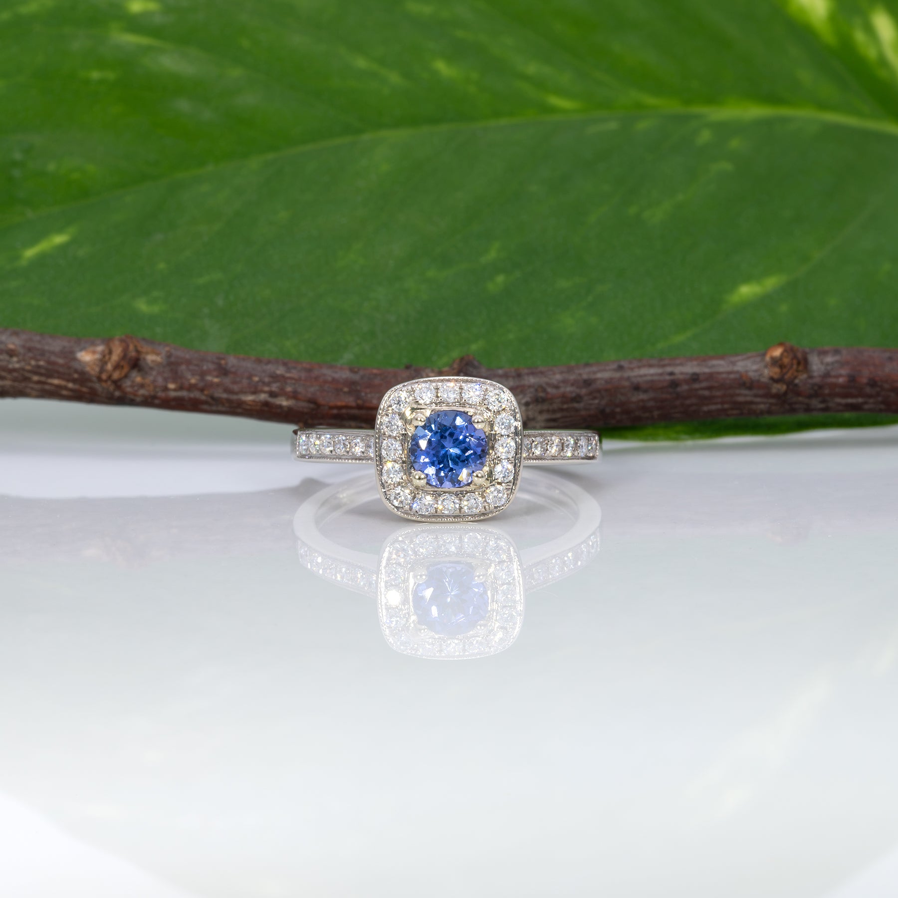 14K yellow gold tanzanite estate ring with diamond accents