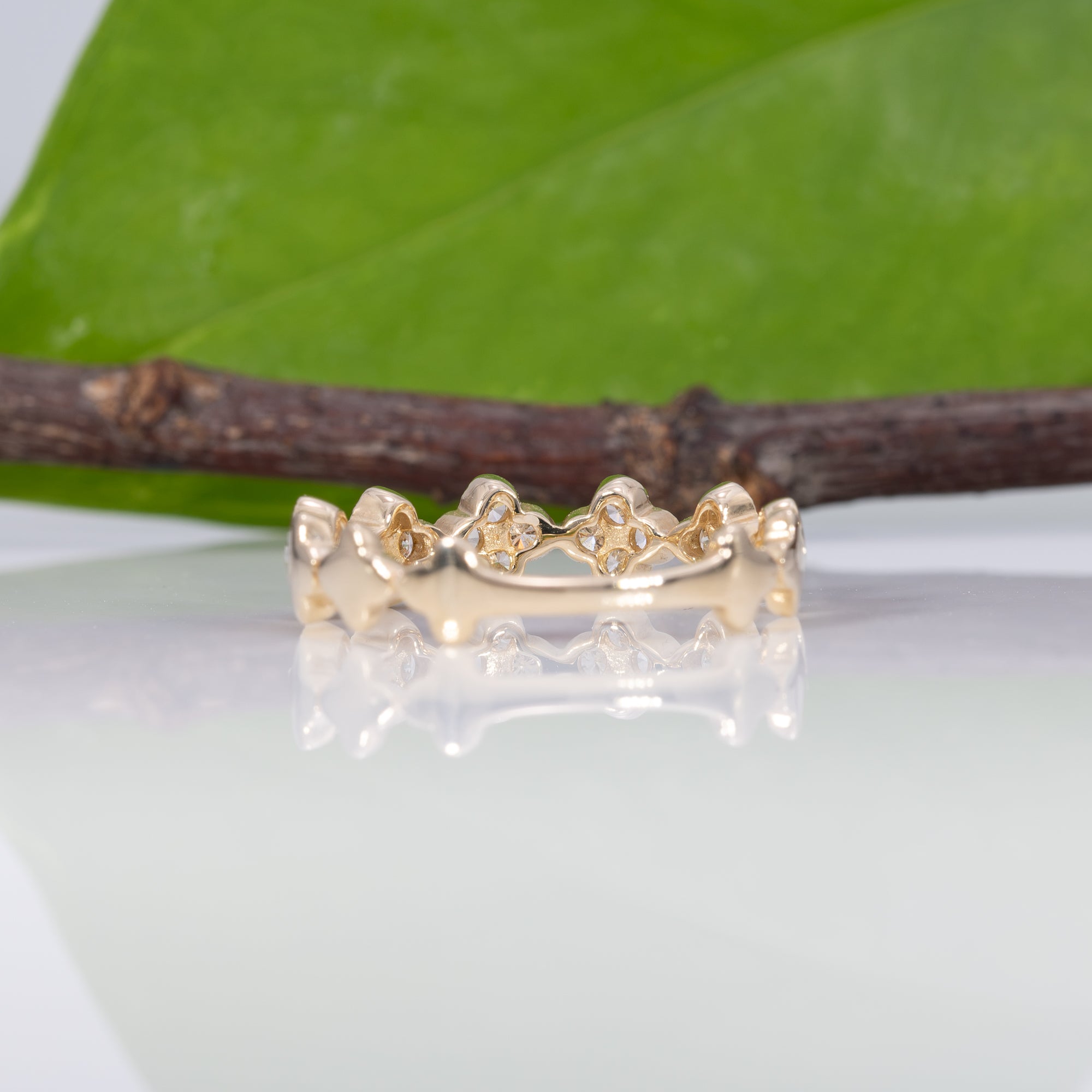 14K yellow gold diamond band