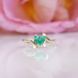 Daniela | Colombian Emerald Heart Estate Ring in Solid 10K Yellow Gold – Heart, 6×5.5mm – Romantic Green
