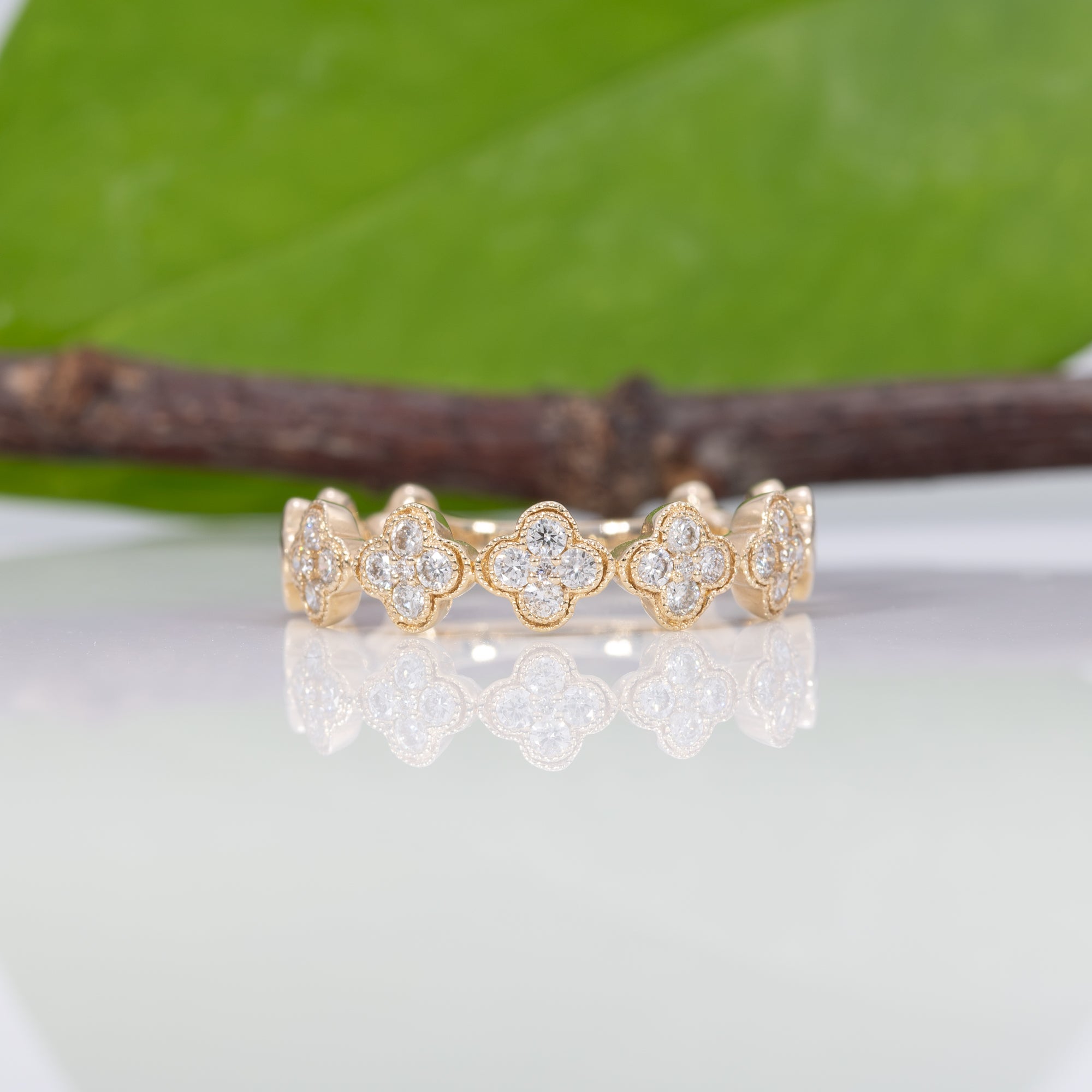 14K yellow gold diamond band