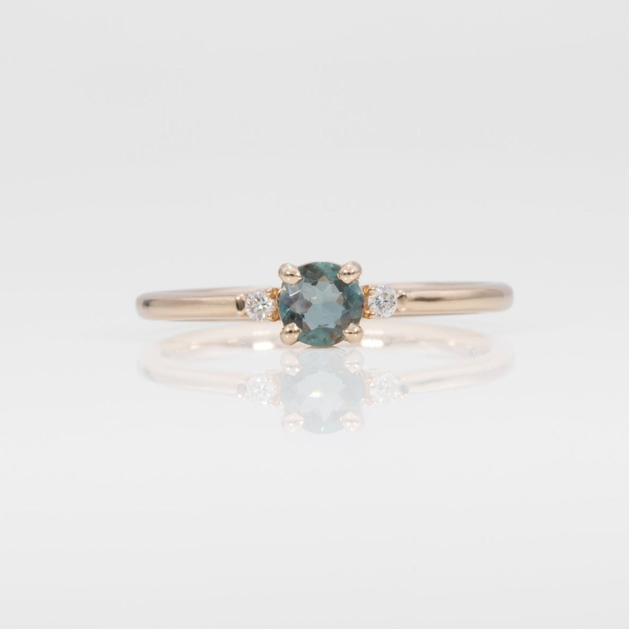 14K yellow gold alexandrite ring