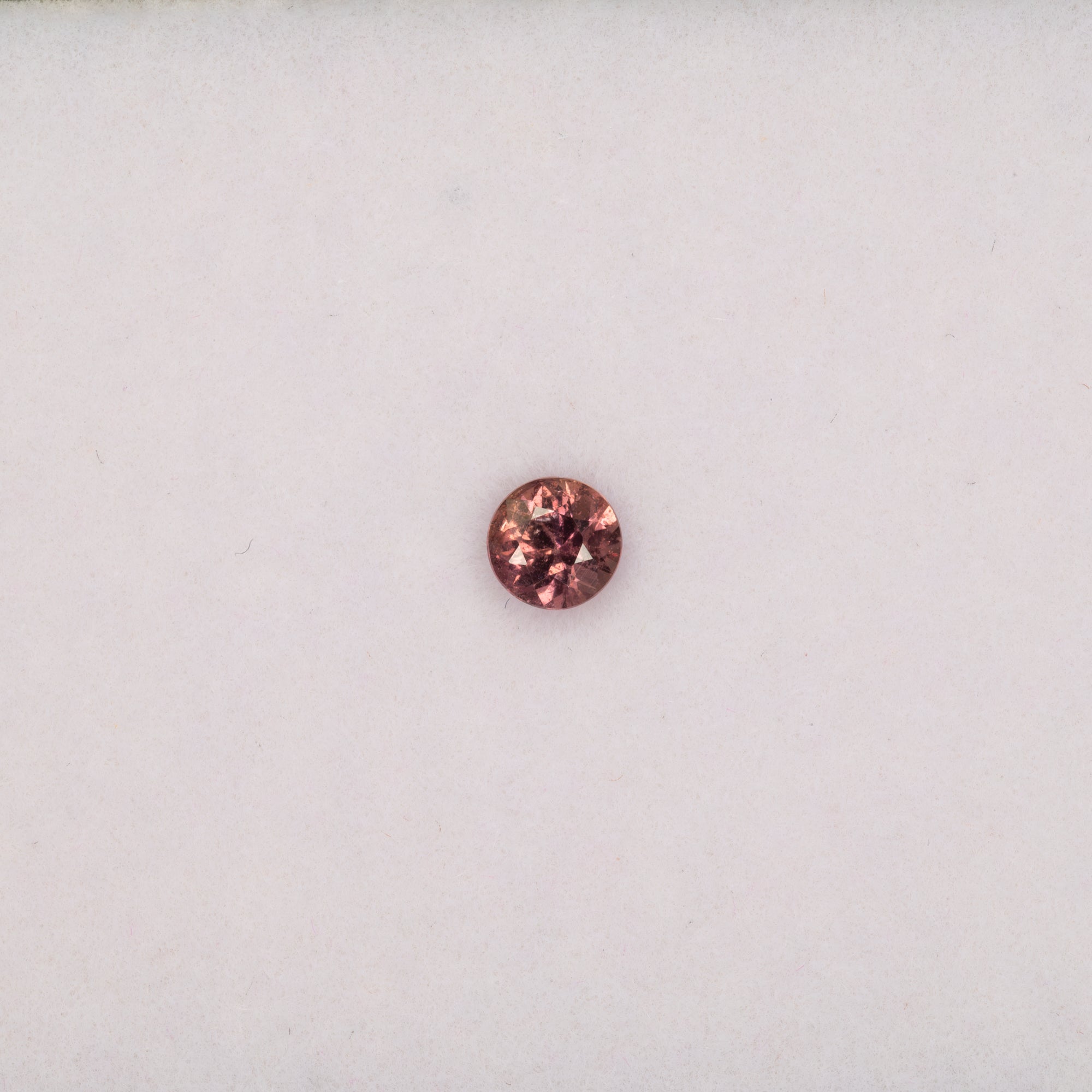 0.30 carat natural champagne sapphire, round 3.9mm Ceylon loose gemstone