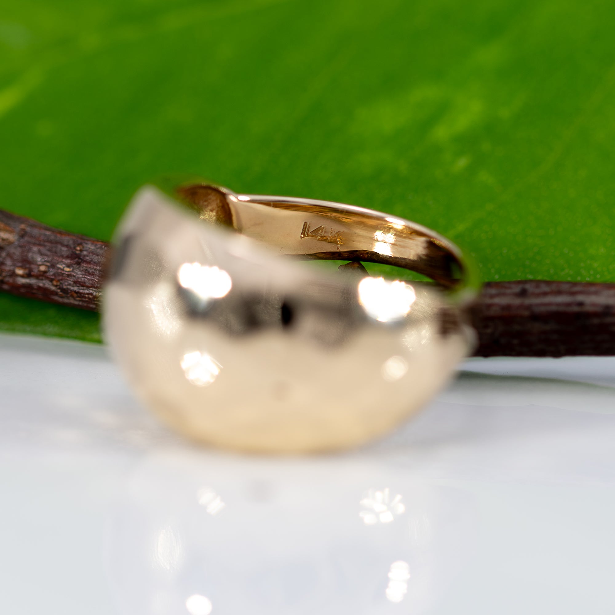 14K yellow gold wide comfort-fit estate band