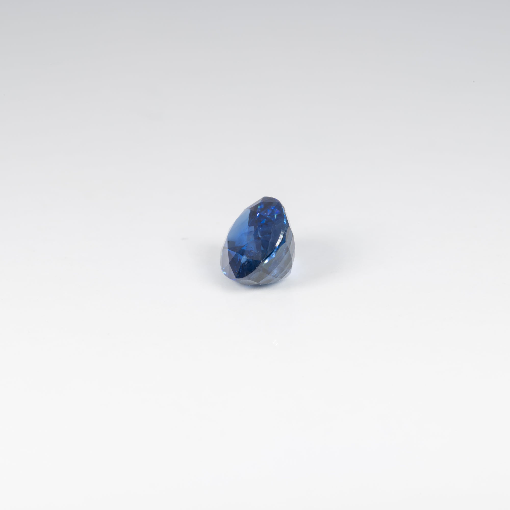 2.11 carat natural blue sapphire oval 8.6x6.3mm loose gemstone – view 3