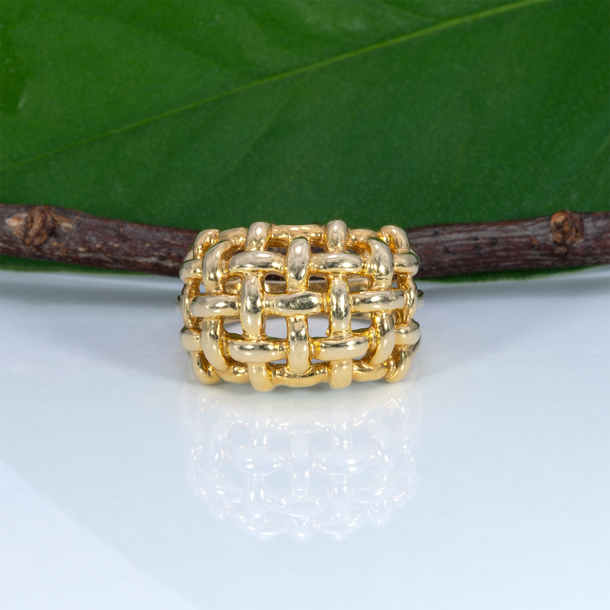 14K yellow gold basket-weave estate ring