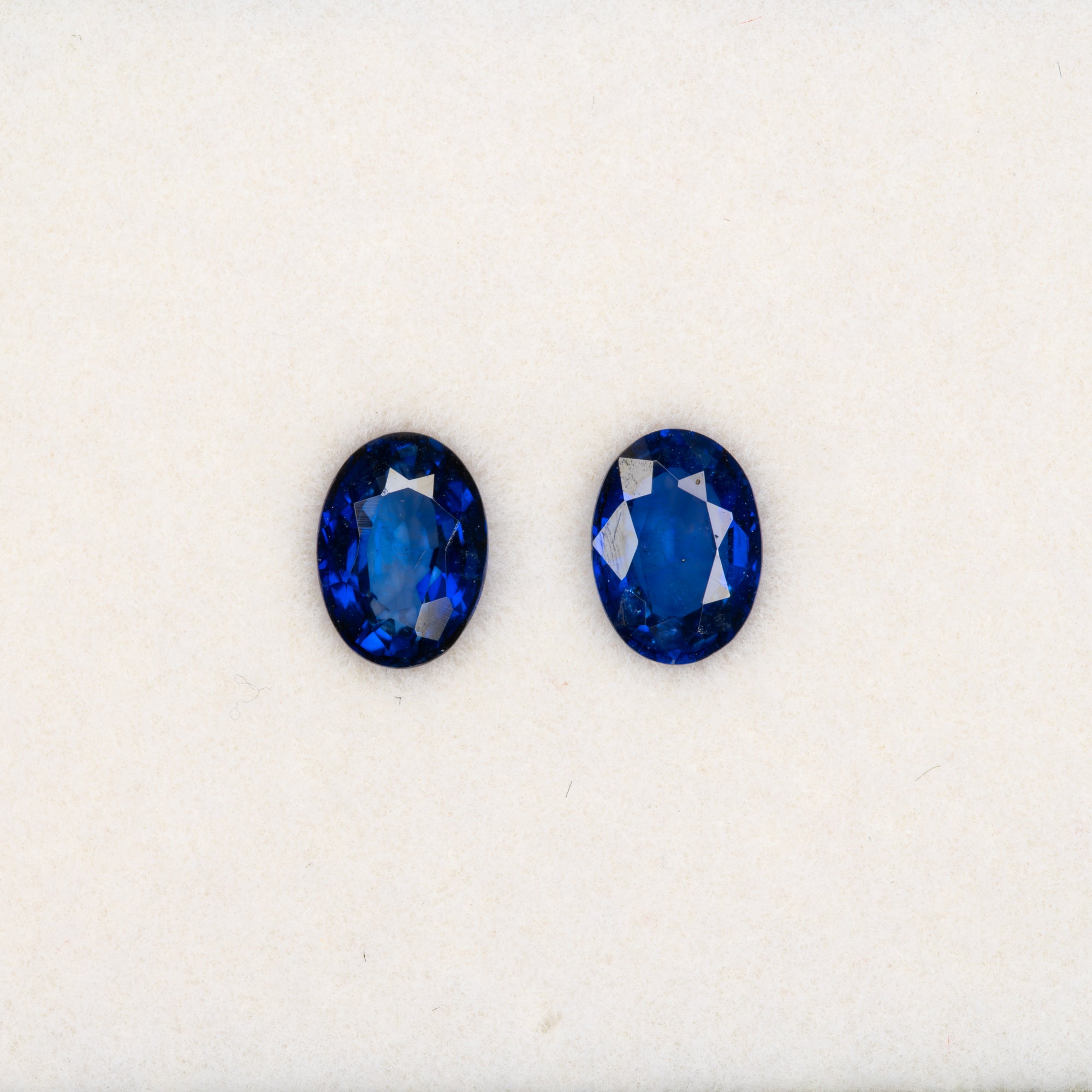 0.87 carat natural Ceylon blue sapphire oval 6.8x5mm loose gemstone – view 2