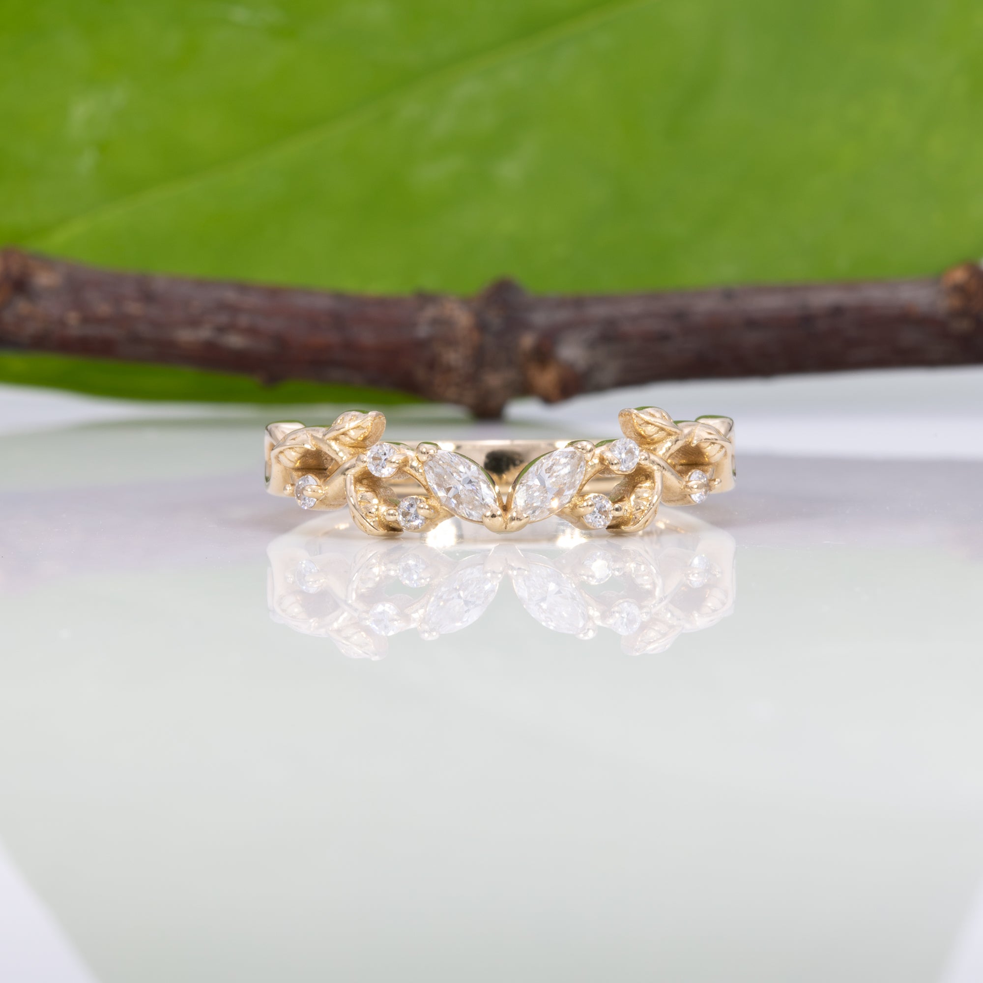 14K yellow gold diamond band