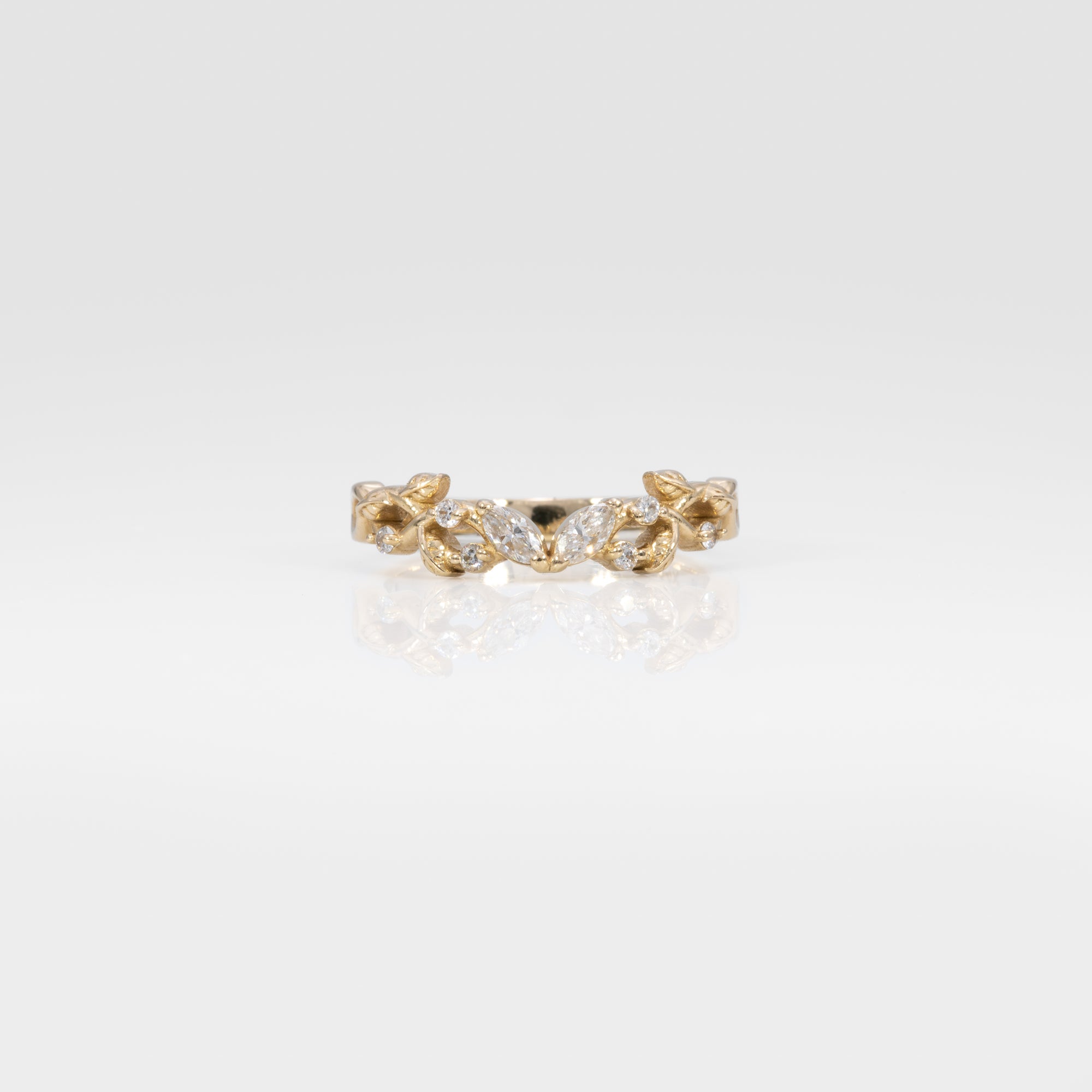 14K yellow gold diamond band