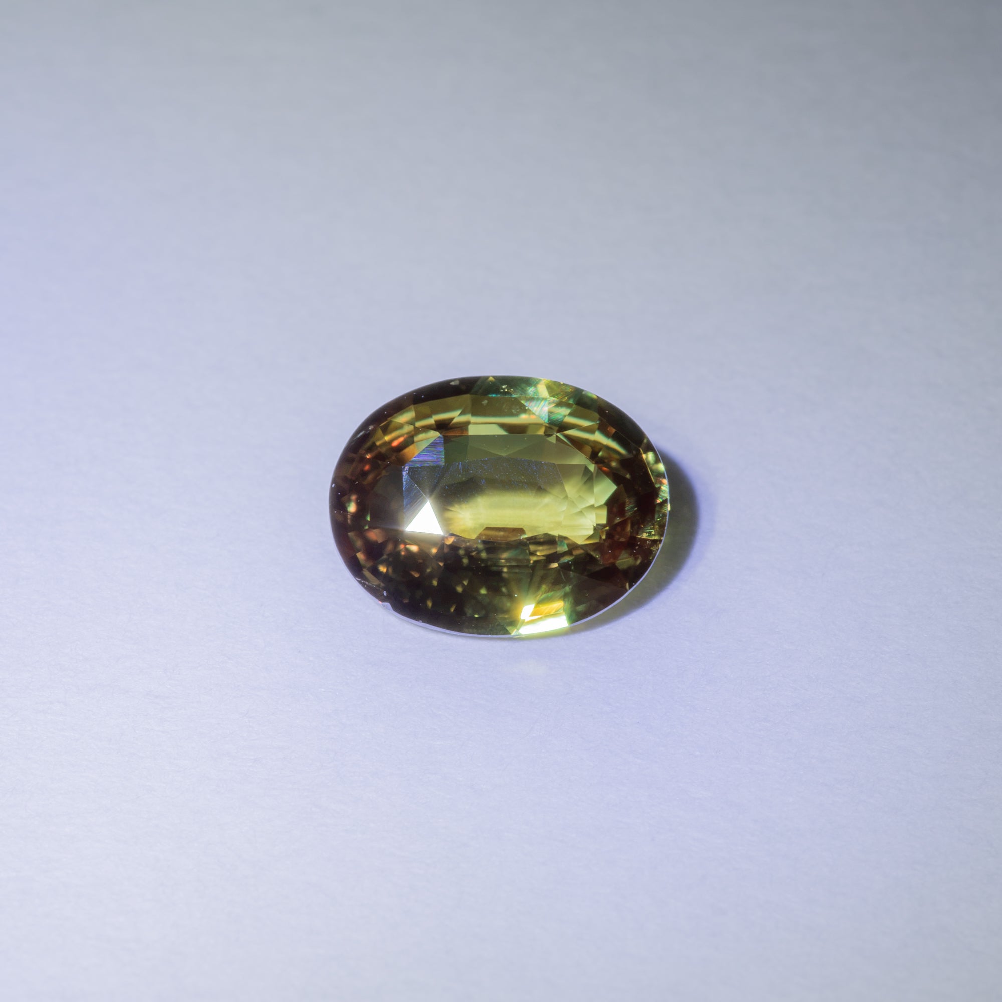 1.07 carat natural color-change alexandrite oval, 7.47x5.82mm untreated loose gemstone – view 3