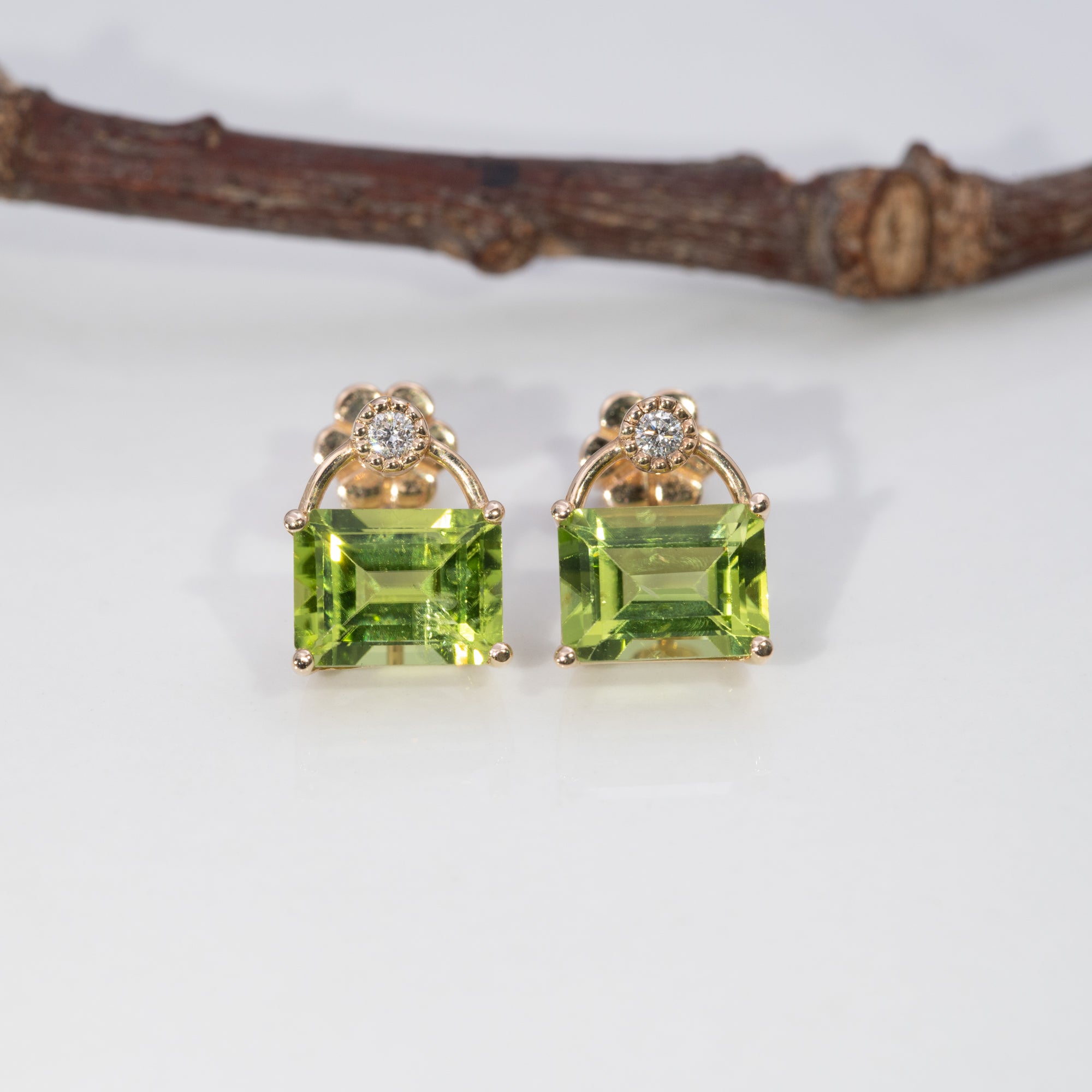 14K yellow gold peridot earrings