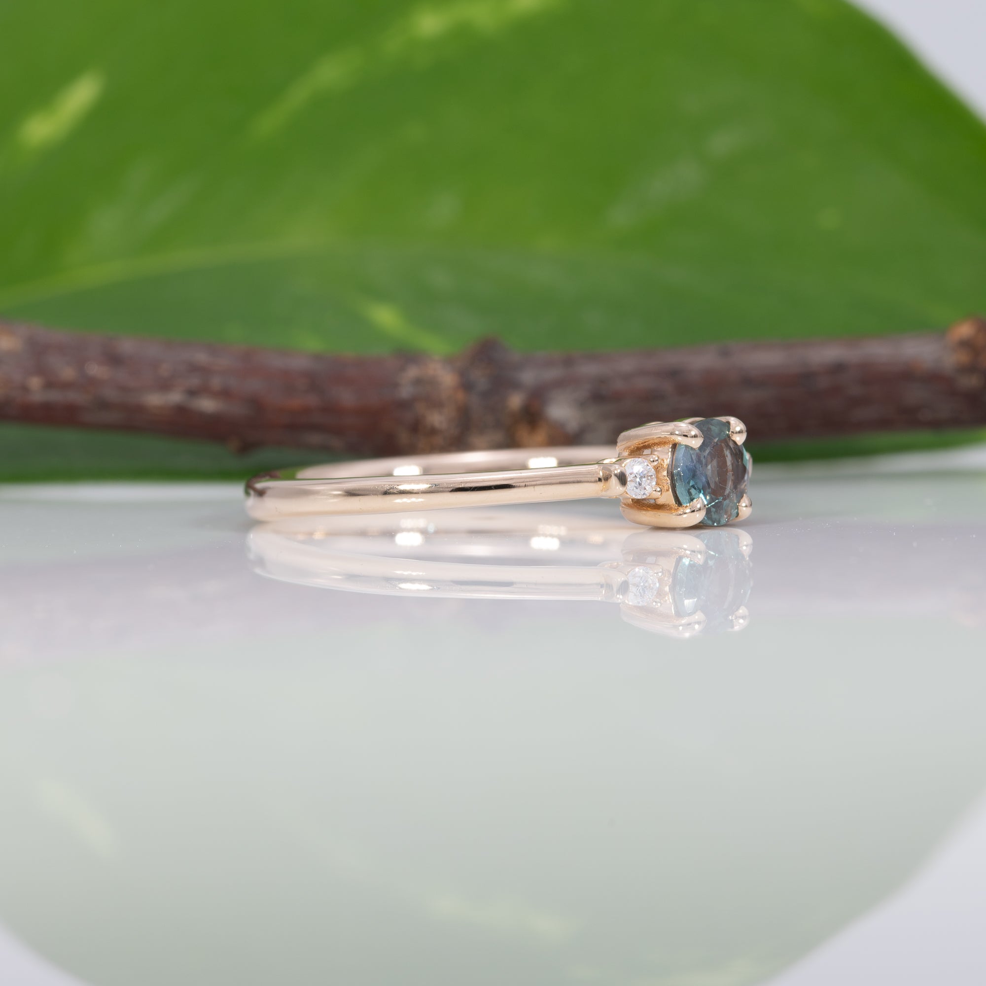 14K yellow gold alexandrite ring