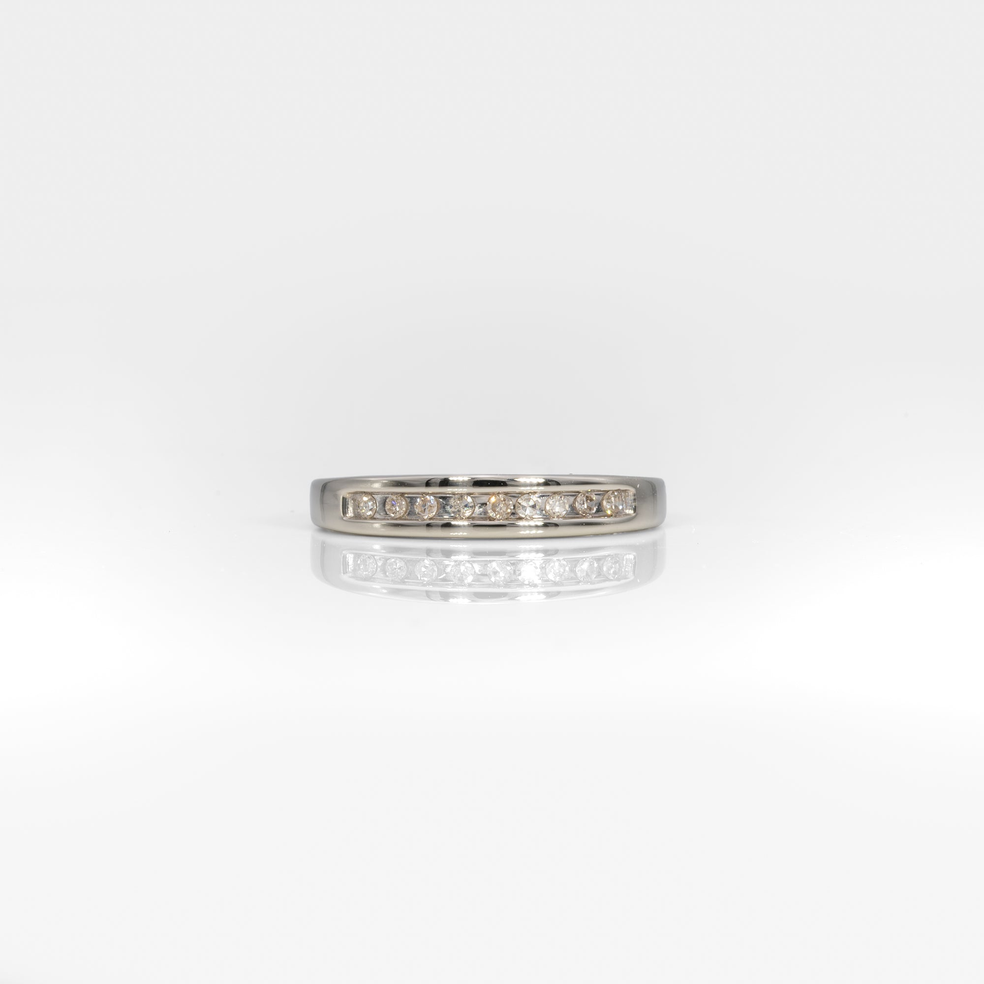 10K white gold diamond estate band