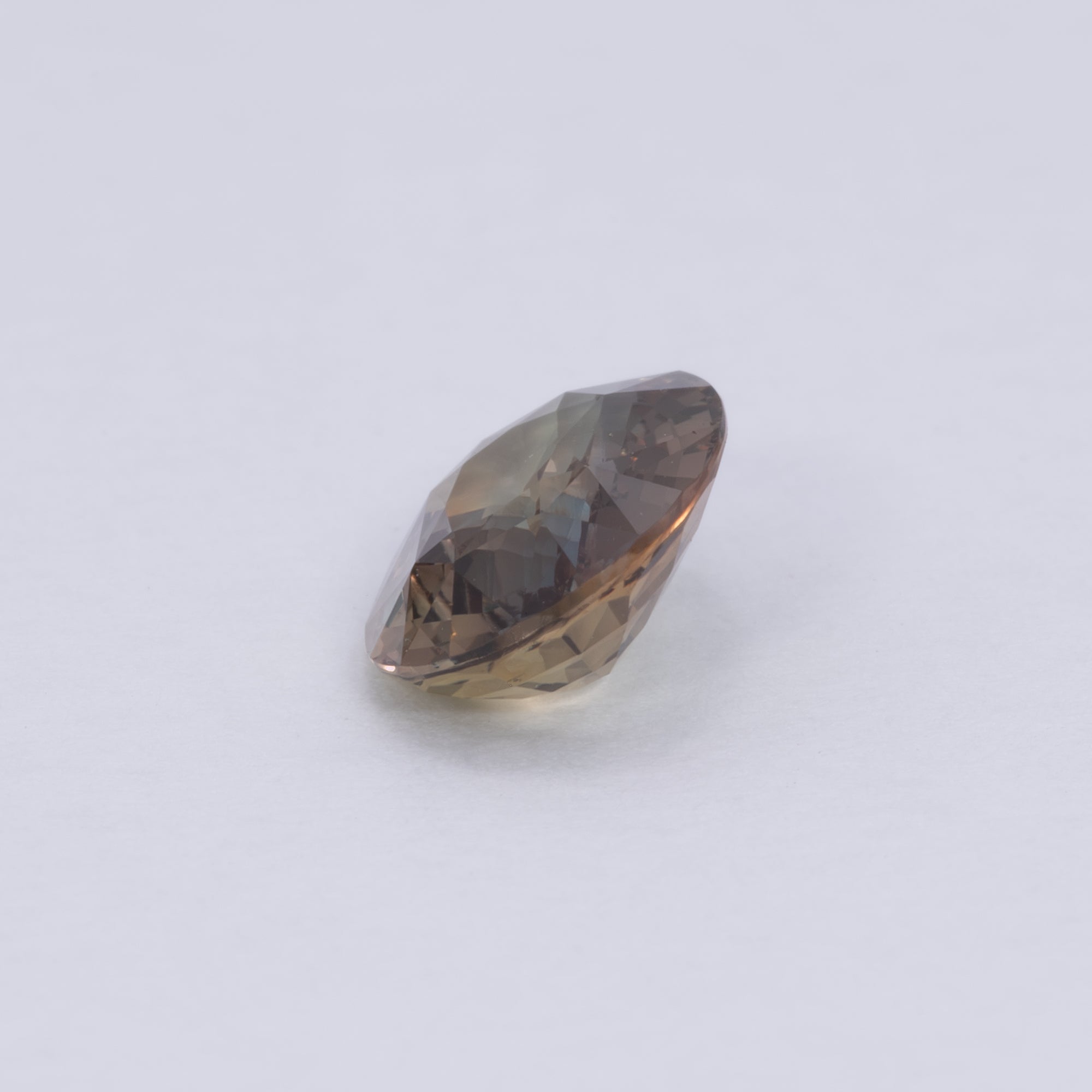1.07 carat natural color-change alexandrite oval, 7.47x5.82mm untreated loose gemstone – view 4