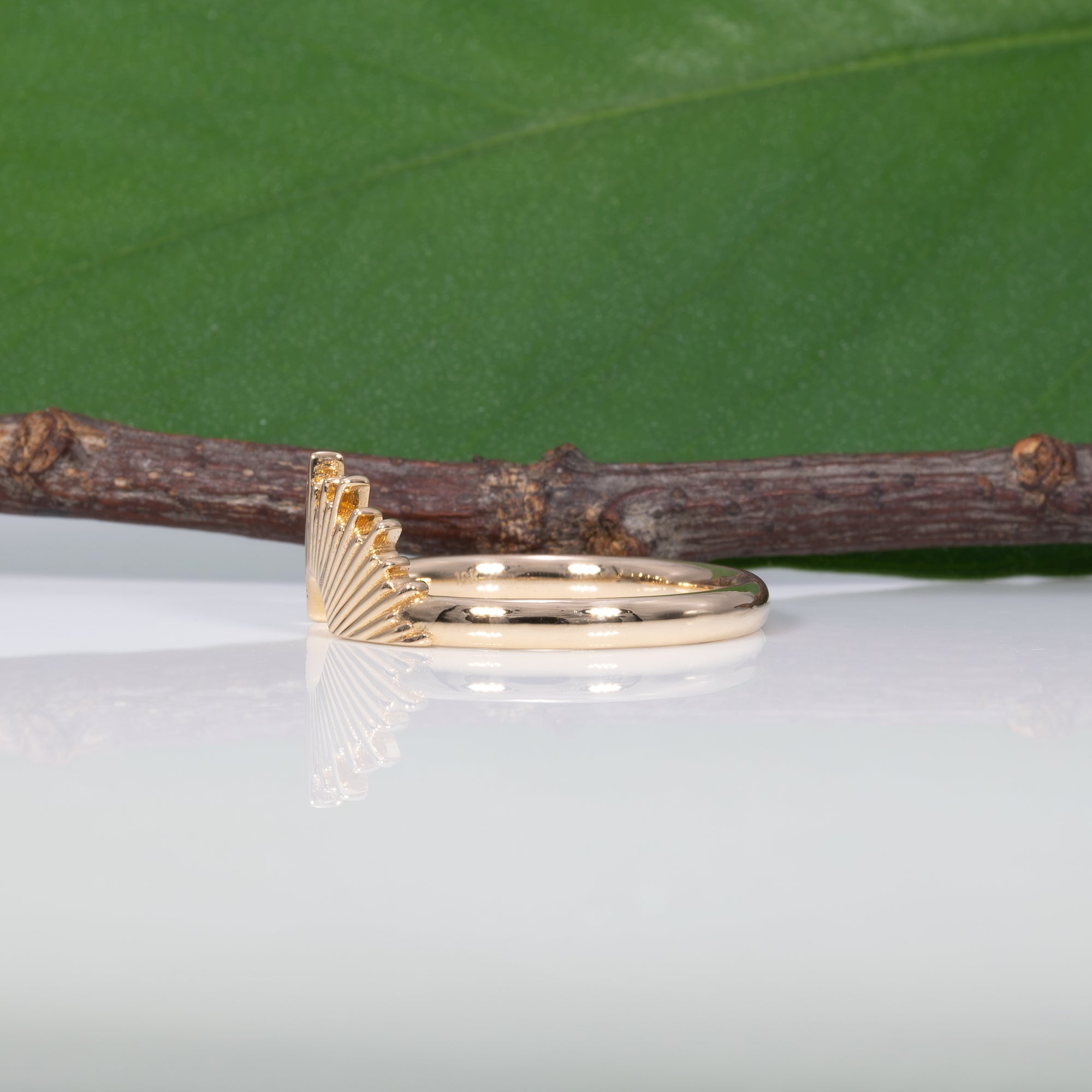 18K yellow gold crown stackable band ring