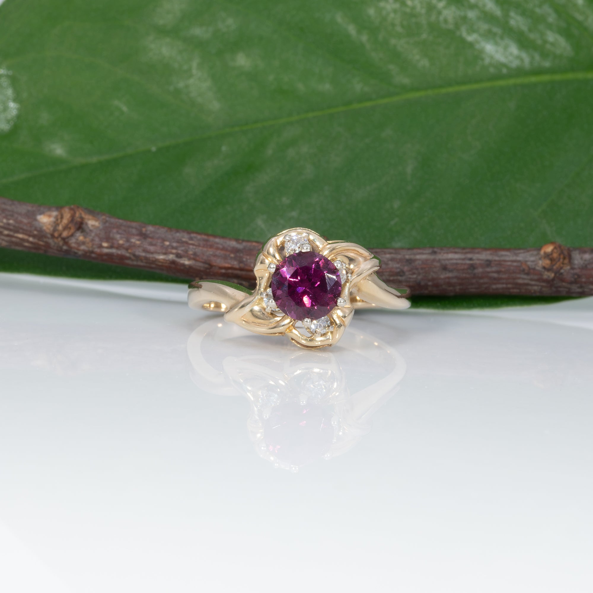 14K yellow gold purple garnet estate ring