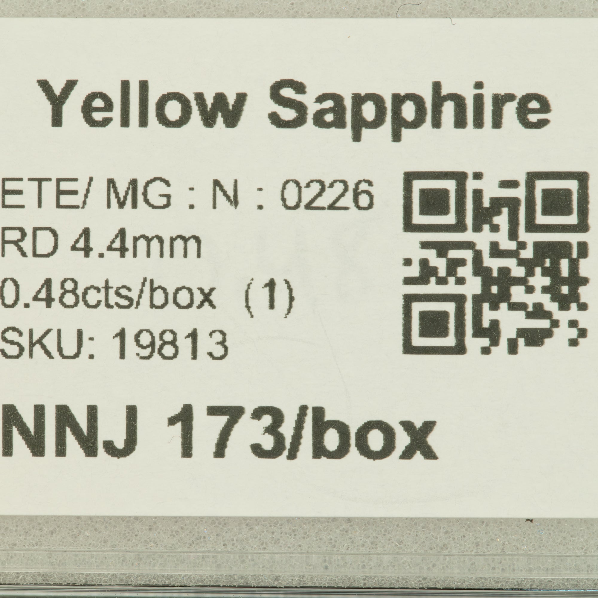 0.48 carat natural yellow sapphire round 4.4mm loose gemstone – view 2