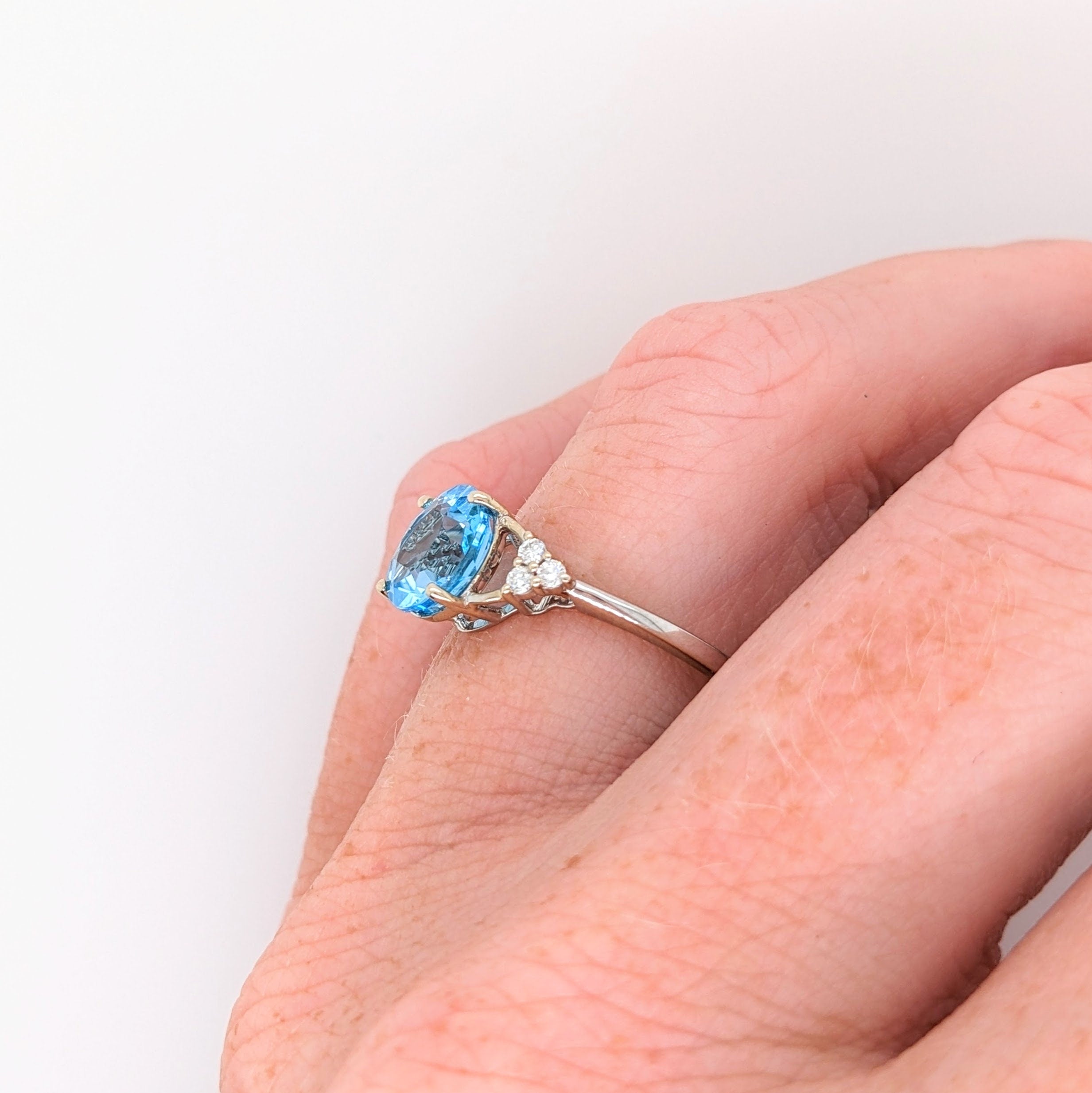 Statement Rings-Brilliant Blue Swiss Topaz Ring in Solid 14K White Gold w Diamond Accented Band | Round 8mm | Textured Shank | December Birthstone - NNJGemstones
