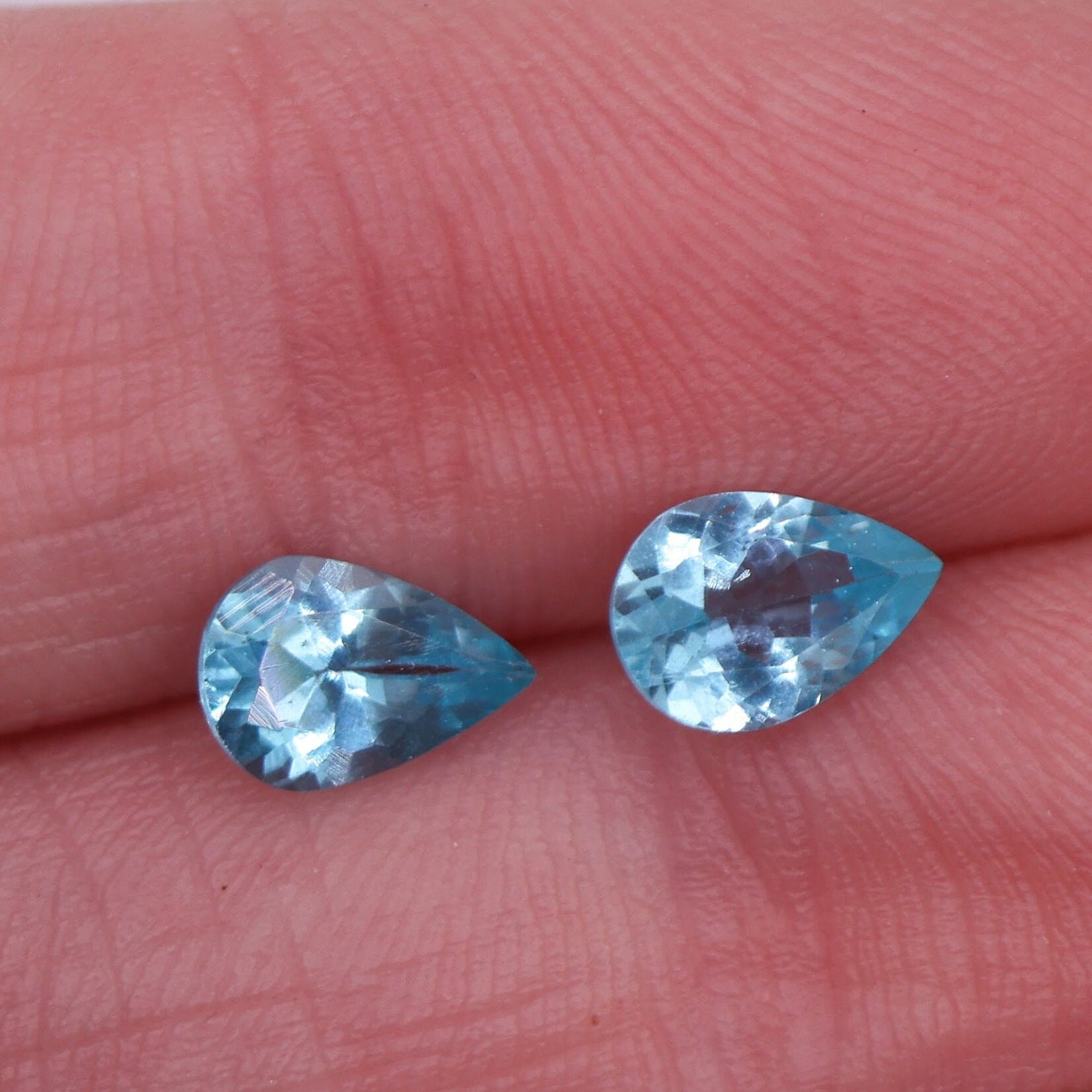 Gemstones-Paraiba Apatite Loose Gemstones || Pear Shape 7x5mm || Blue Green Gem || Jewelry Center Stone Setting || Blue Green || - NNJGemstones