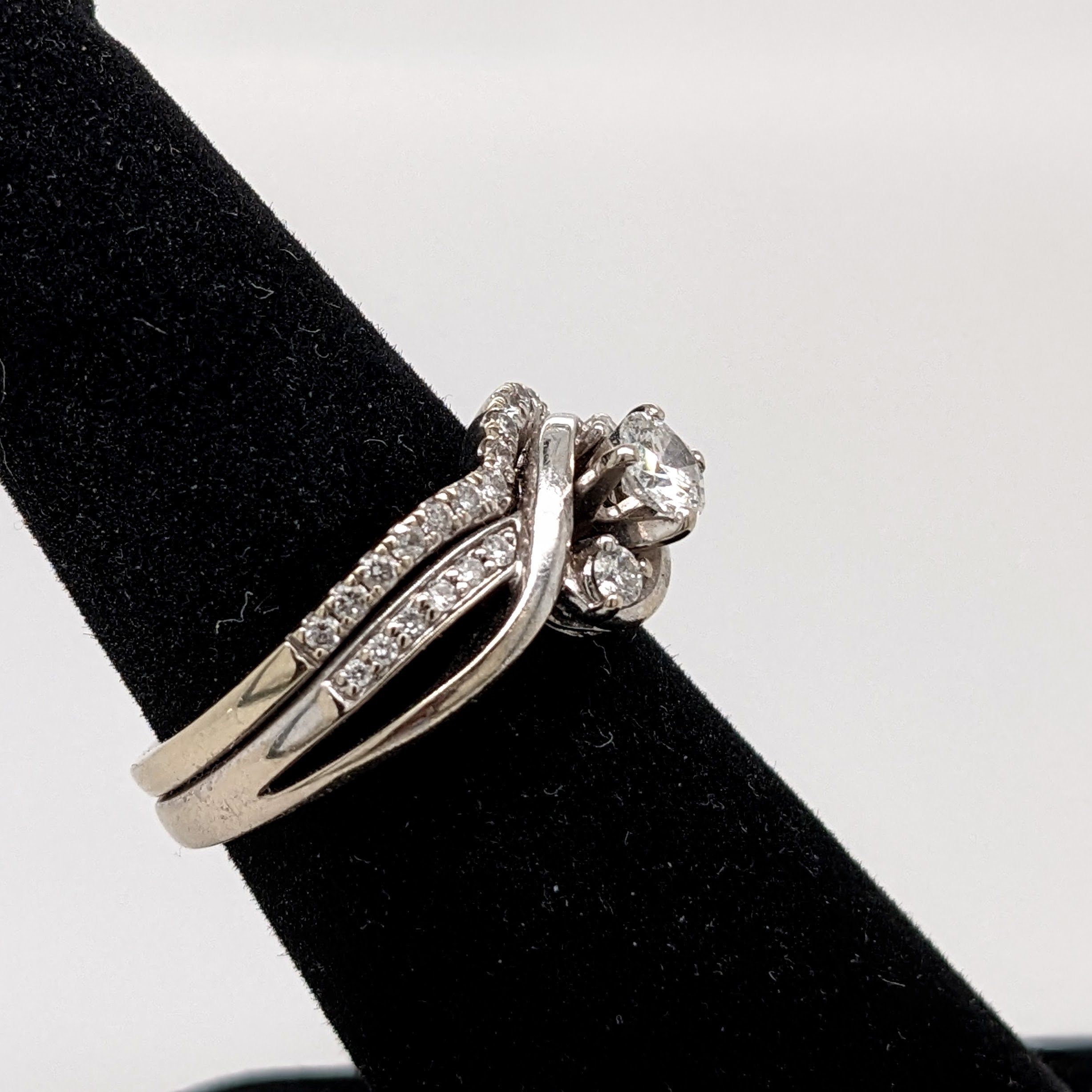 Statement Rings-Stunning Diamond Wedding Ring and Band Set in Solid 14k White Gold w Natural Diamonds || April Birthstone || Previously Loved || - NNJGemstones