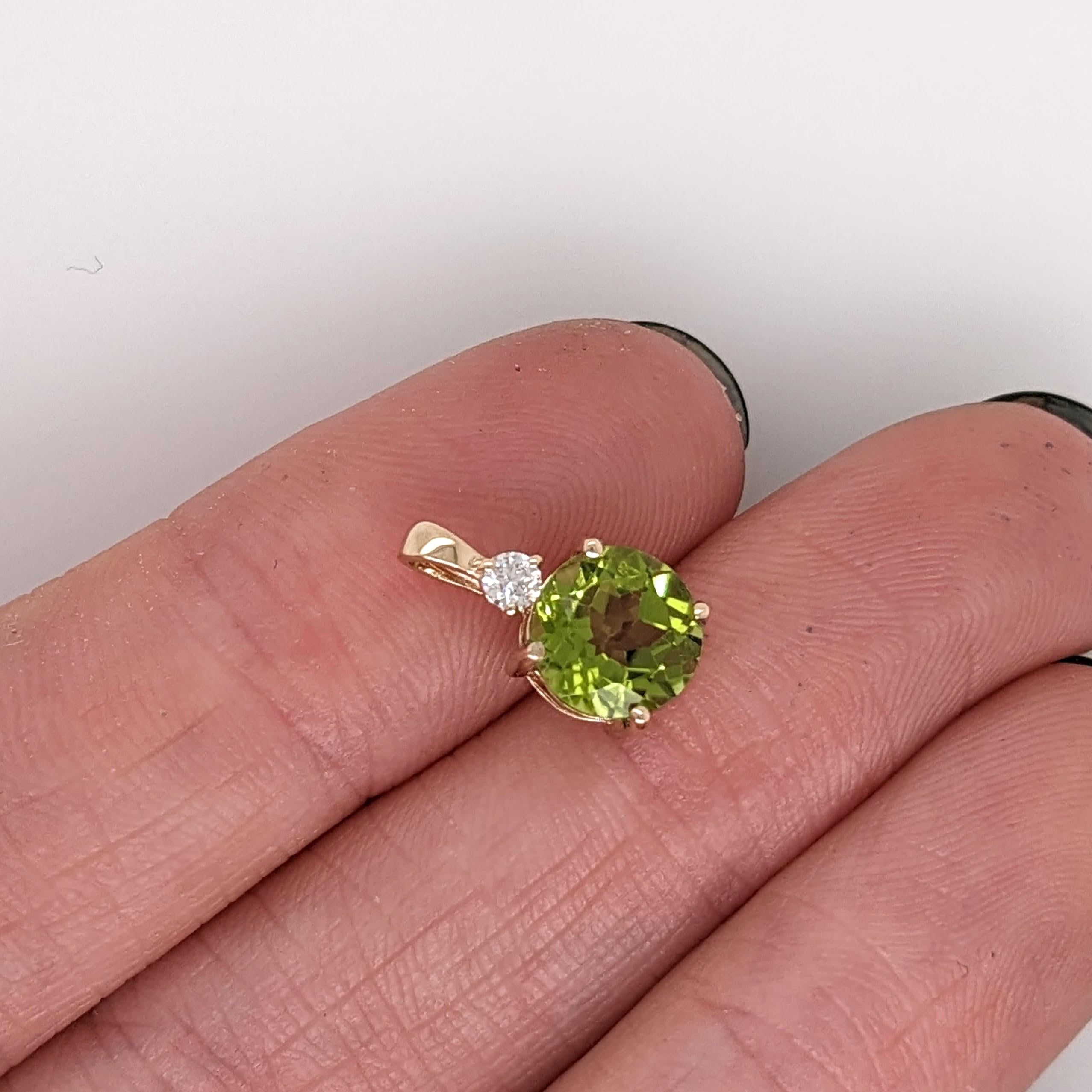2ct Peridot Pendant with Natural Diamond in 14K Solid Yellow Gold