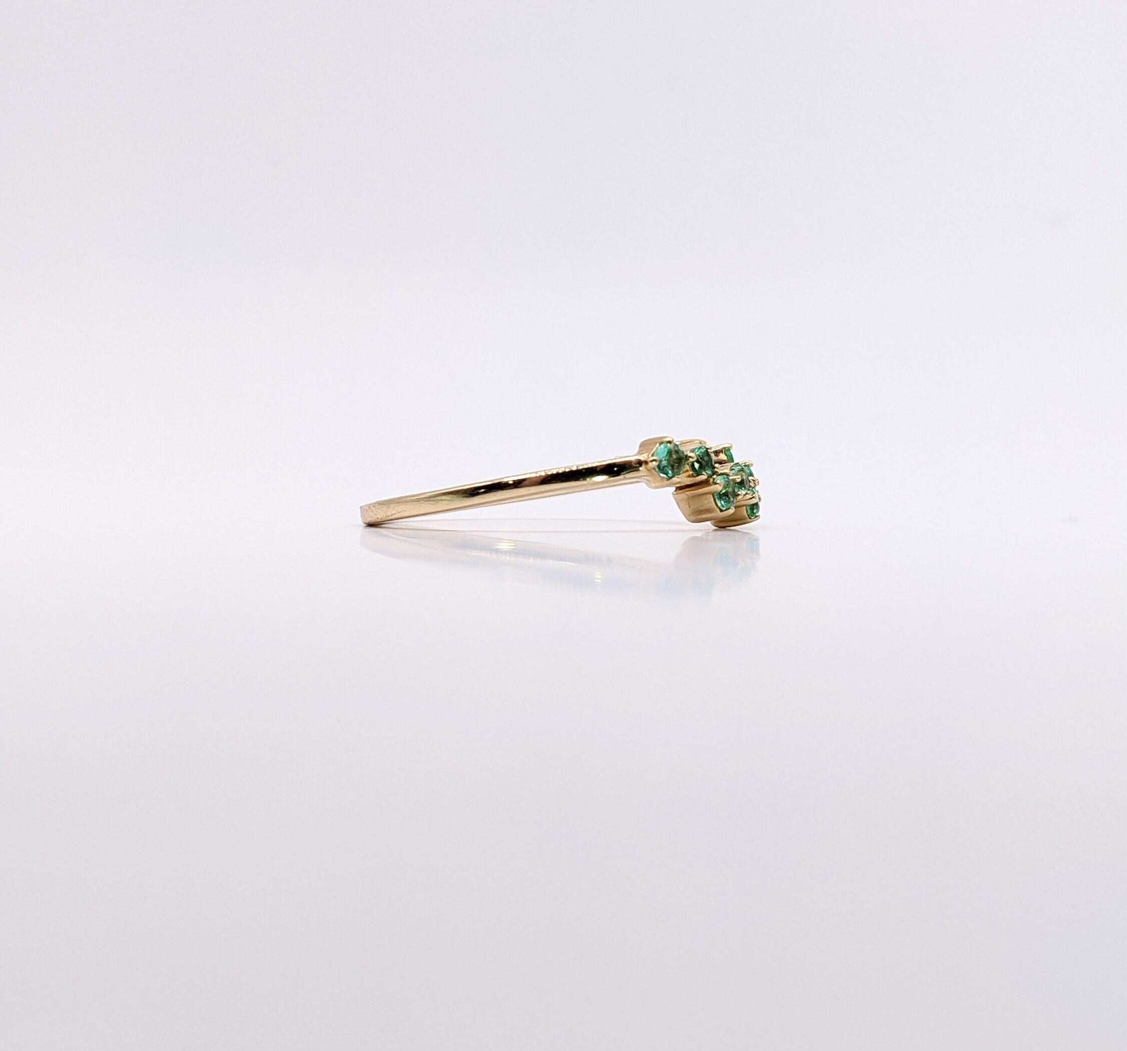 Unique 14k Solid Gold Band w Emerald Accents | Green Gemstone Ring | Stackable Ring | Anniversary Gift | May Birthstone | Tiara Crown Ring